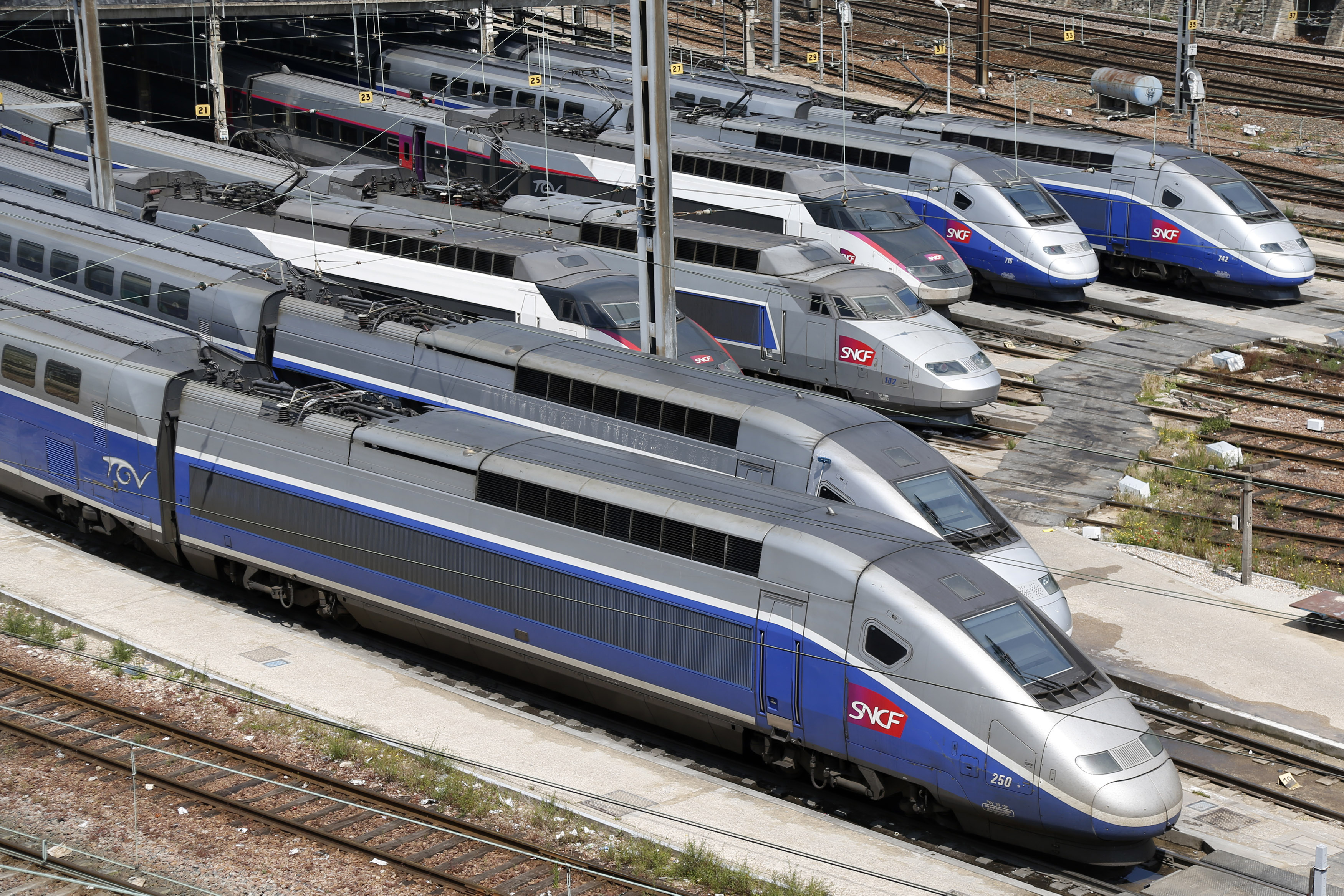 Grève des contrôleurs : la SNCF promet une prime de 400 euros pour éteindre le conflit