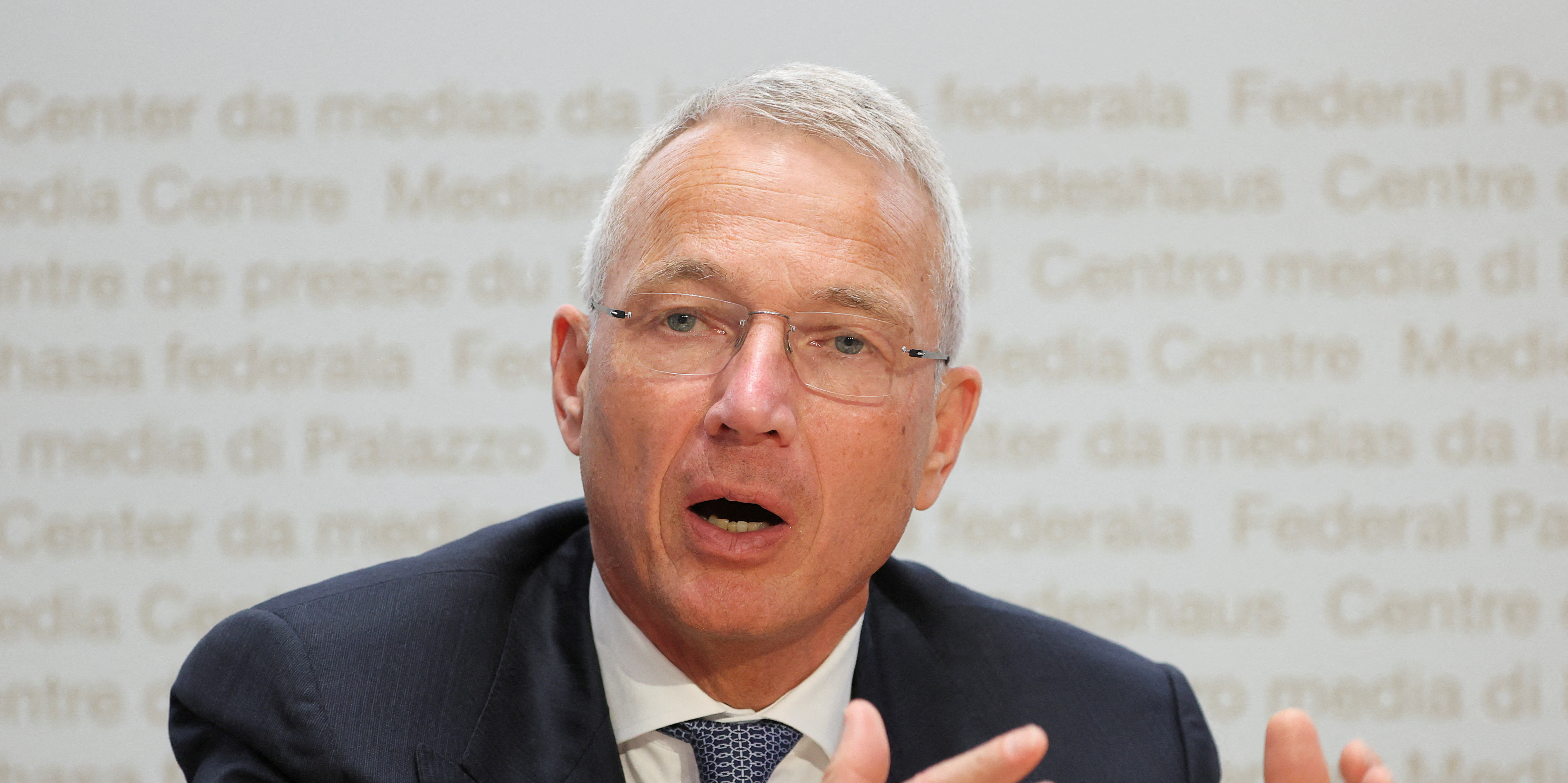 Credit Suisse: le président de la banque s'excuse devant les actionnaires en colère