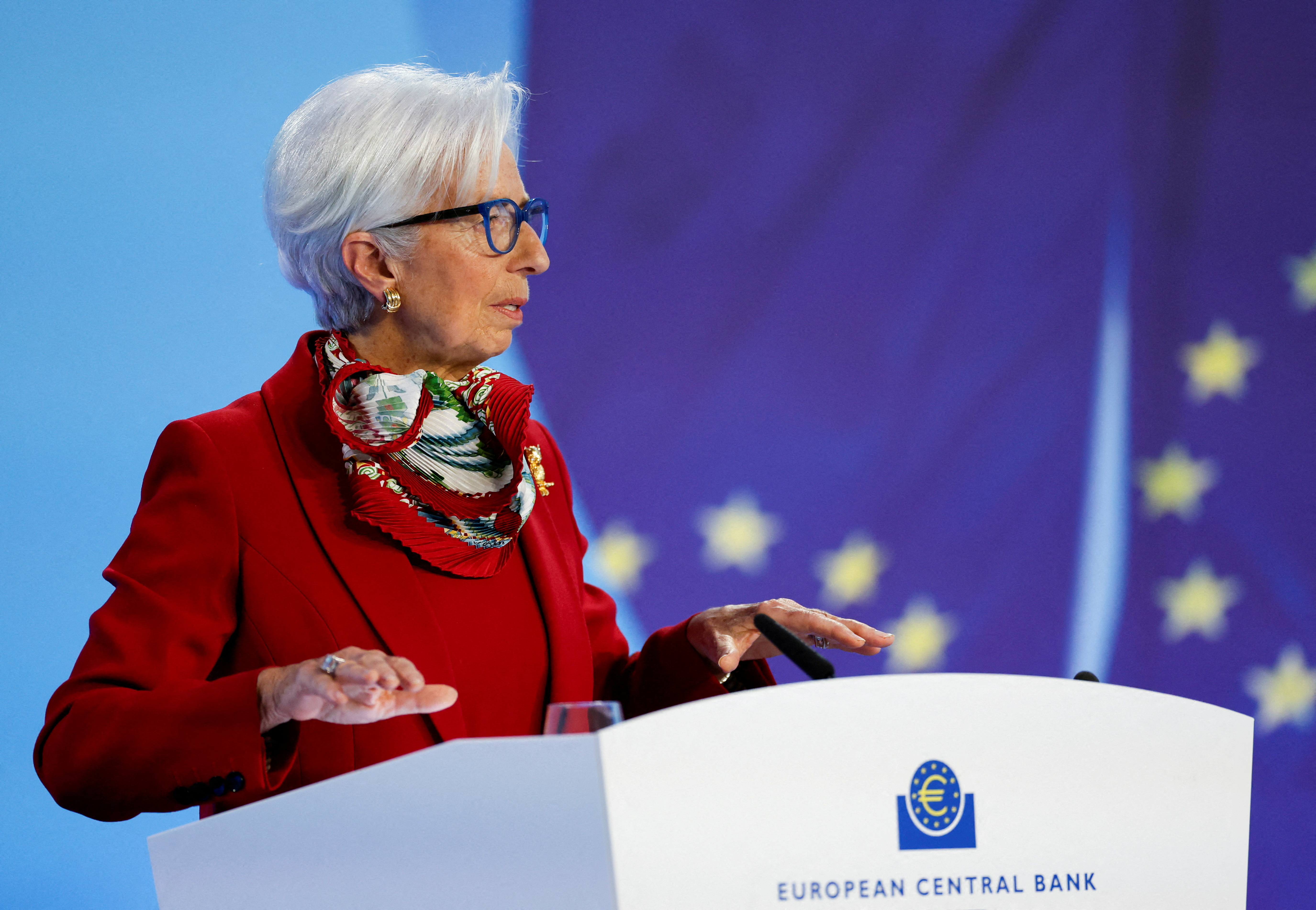 BCE : l'heure n'est pas à la baisse des taux, prévient Christine Lagarde