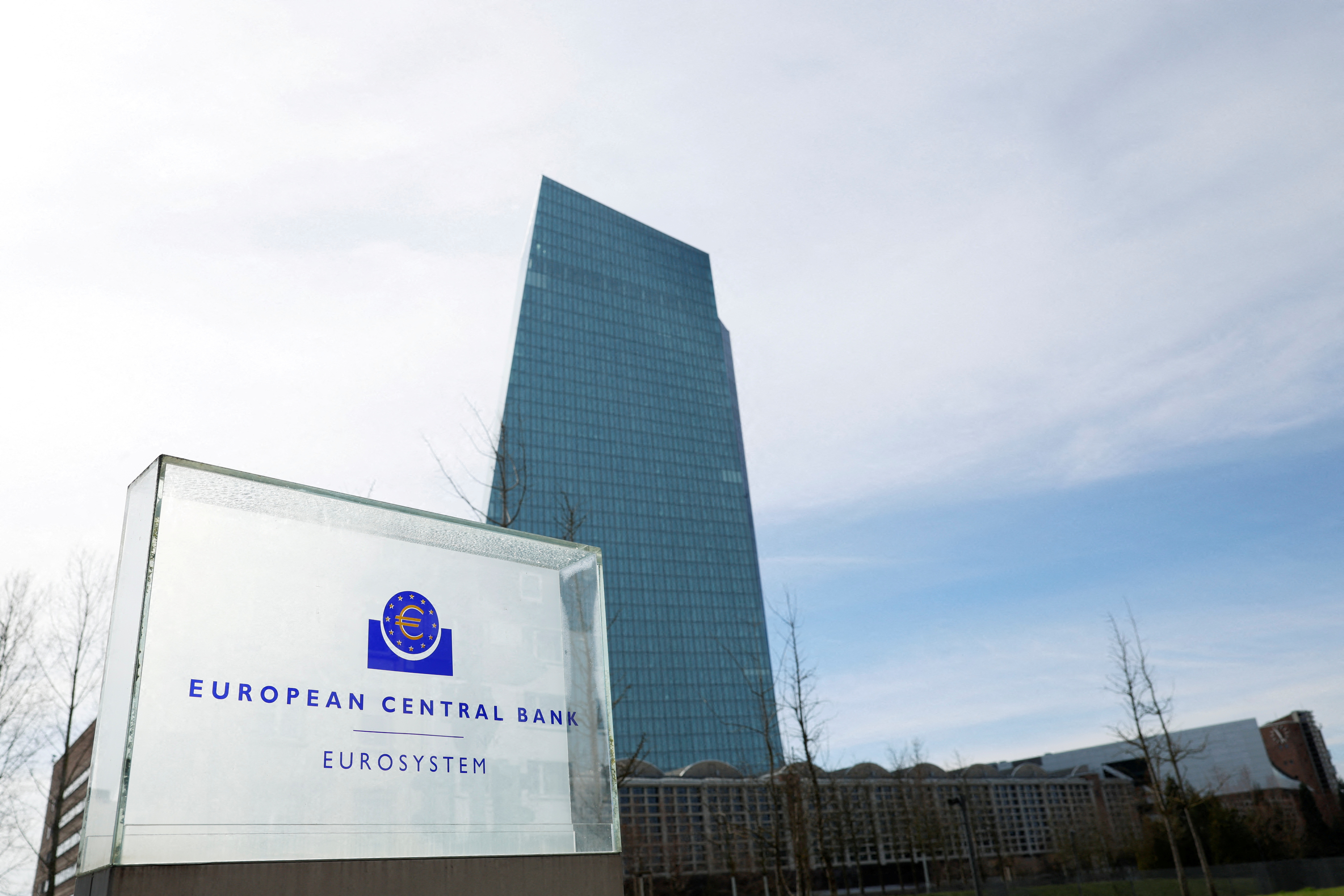 Hausse des taux : le FMI appelle les banques centrales européennes à « tuer la bête » de l'inflation