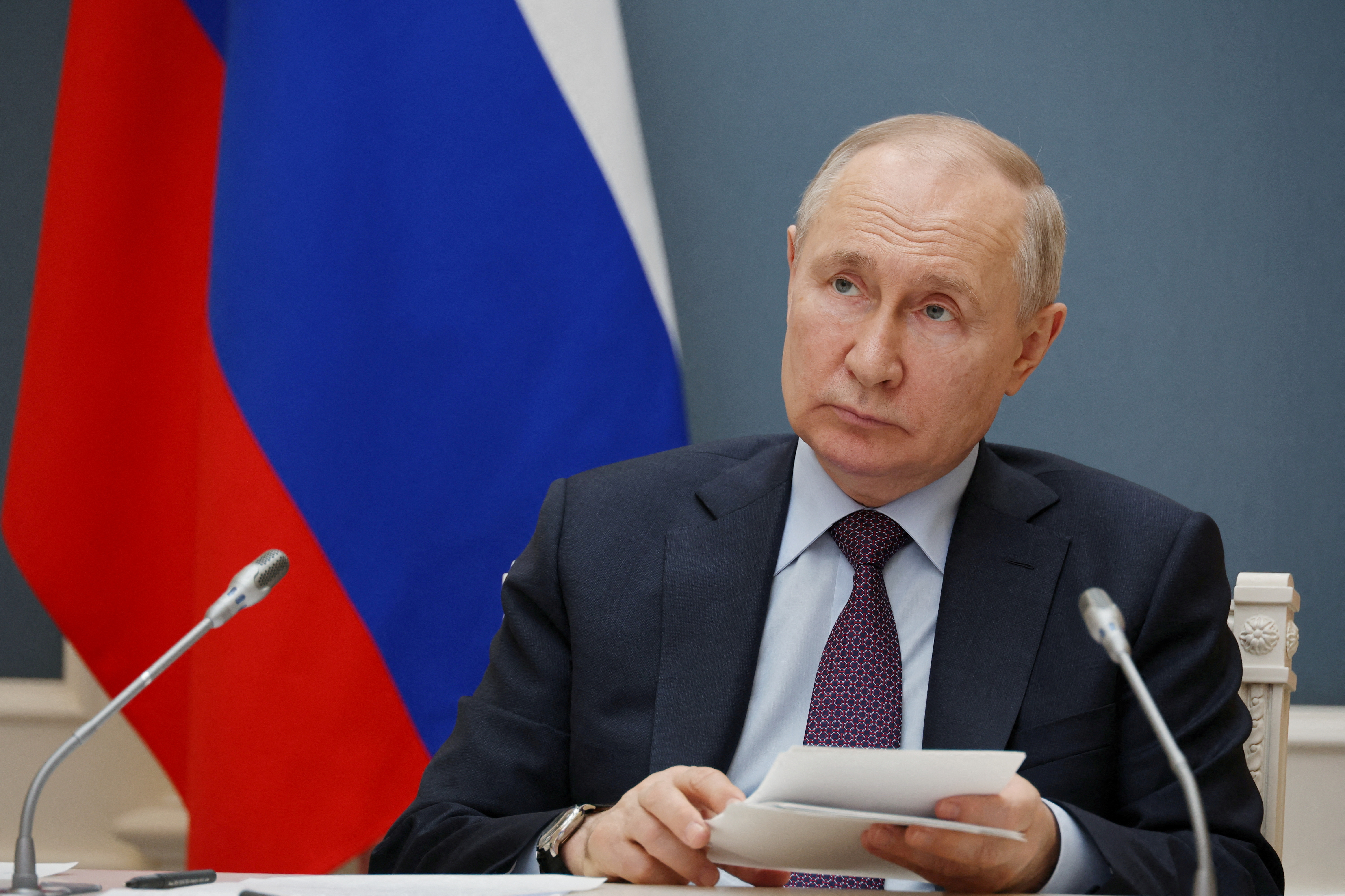 Face à un rouble affaibli, Moscou prolonge la conversion obligatoire des devises