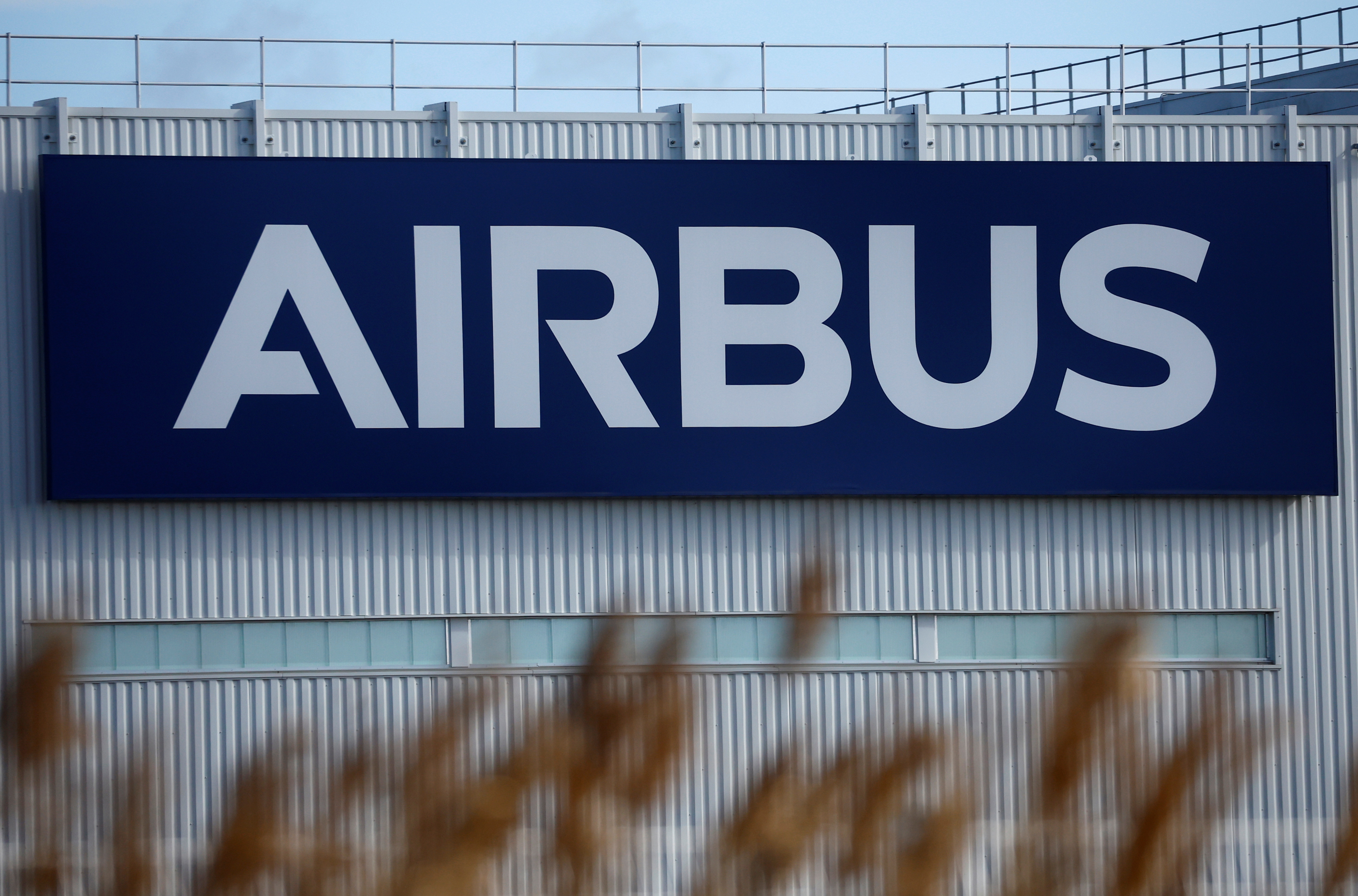 Salon du Bourget : Airbus continue la course en tête avec neuf A350 commandés par Philippine Airlines