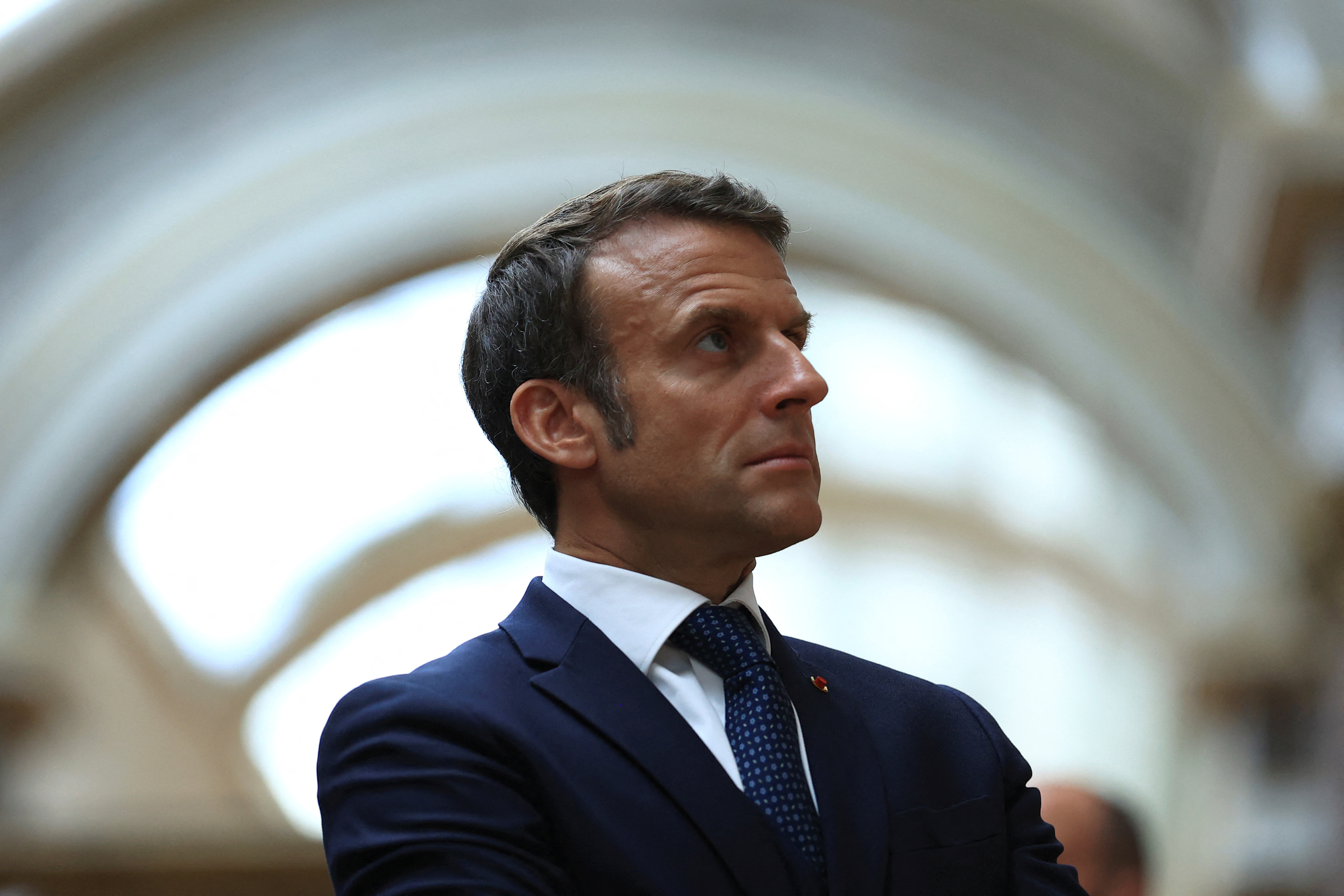 Intelligence artificielle : Macron présente un plan d'investissement de 900 millions d'euros