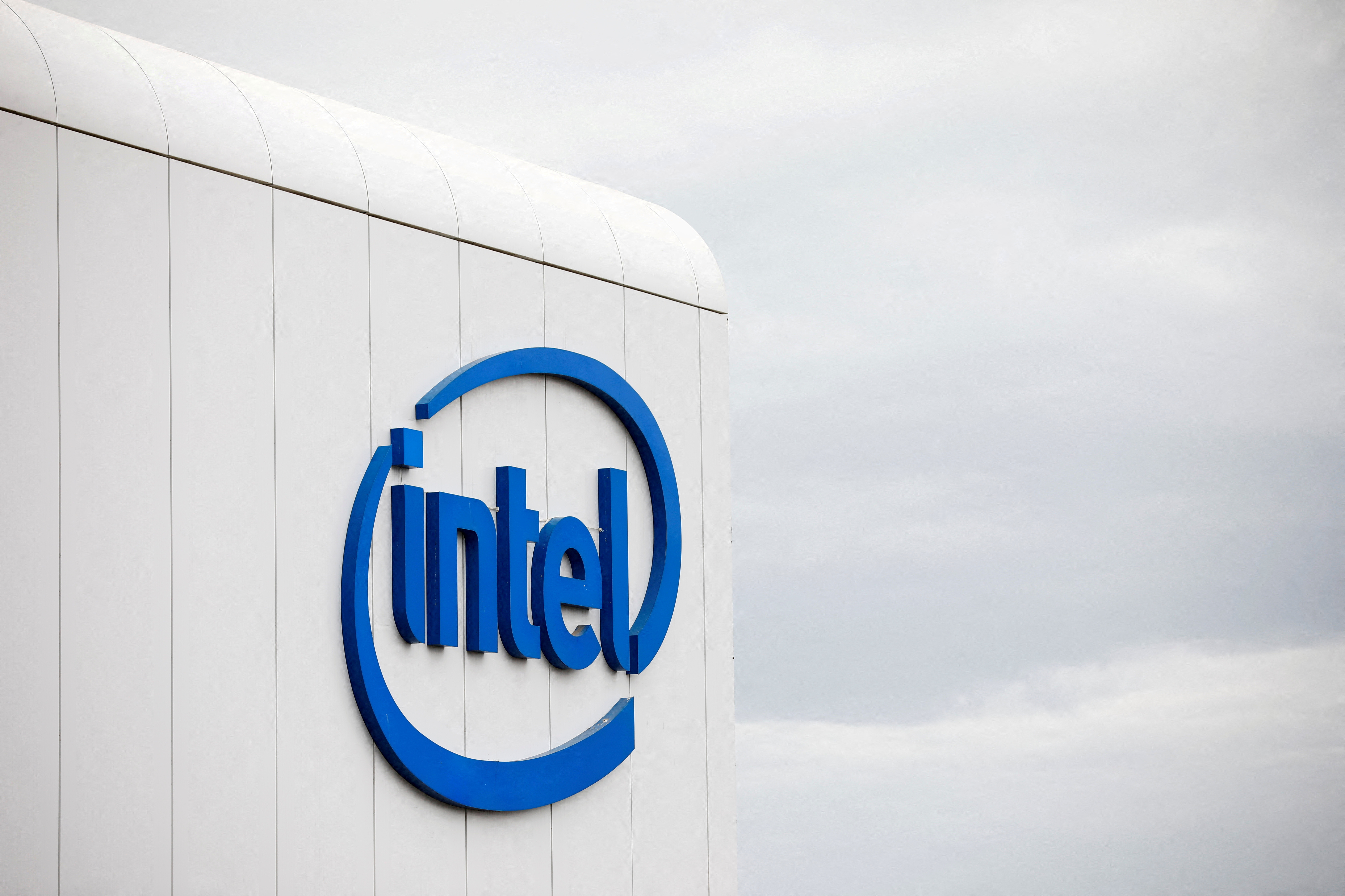 Bruxelles inflige à Intel une amende de 376 millions d'euros, loin du milliard demandé... en 2009