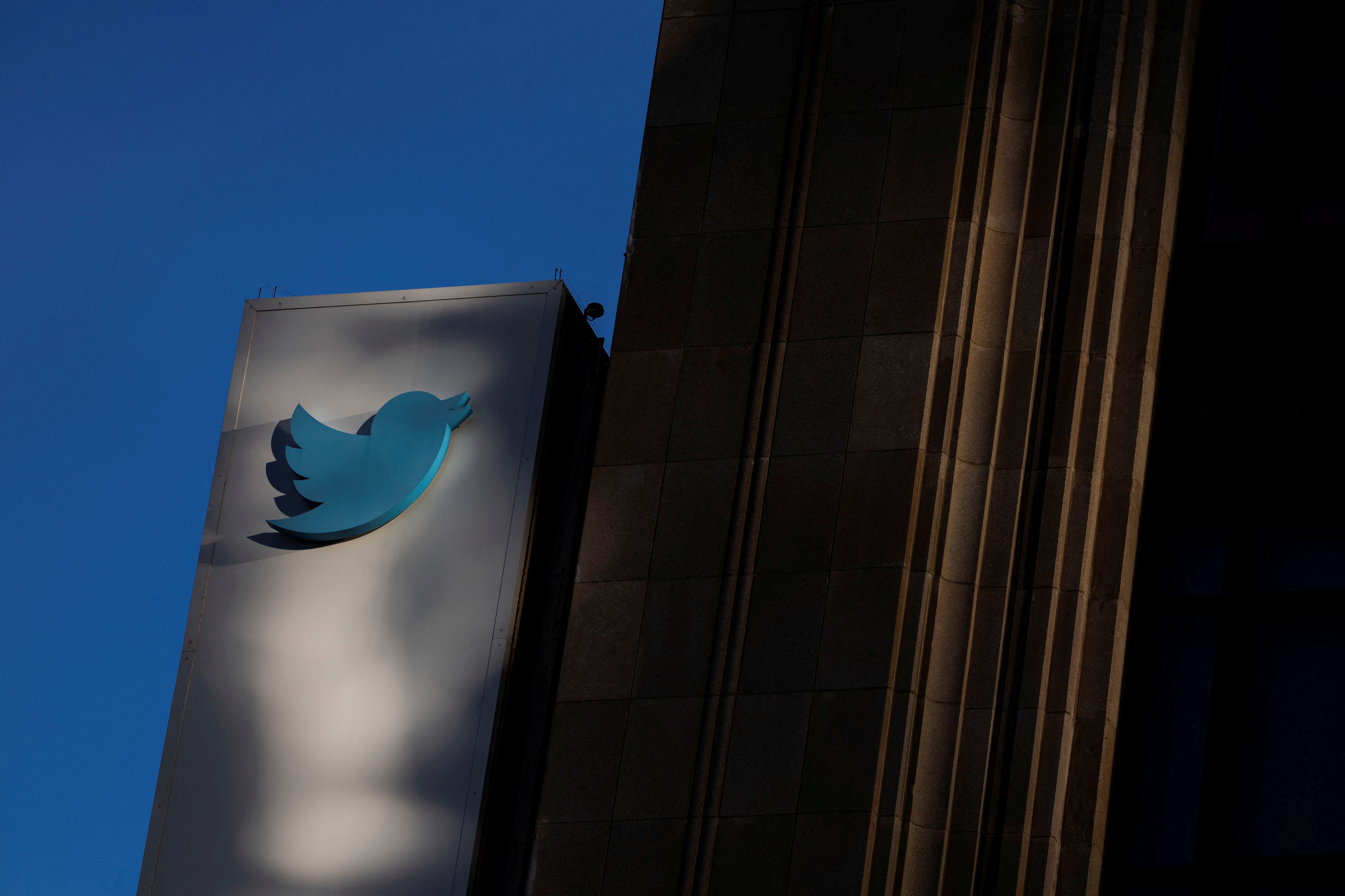 Face à l'effondrement de Twitter (X), les alternatives tardent à s'imposer