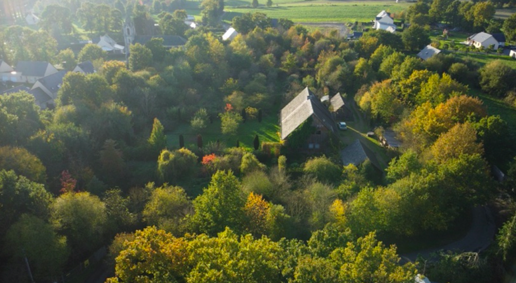 Logement social : en Côtes d'Armor, l'écocentre Les Hameaux Légers réinvente l'habitat réversible et durable