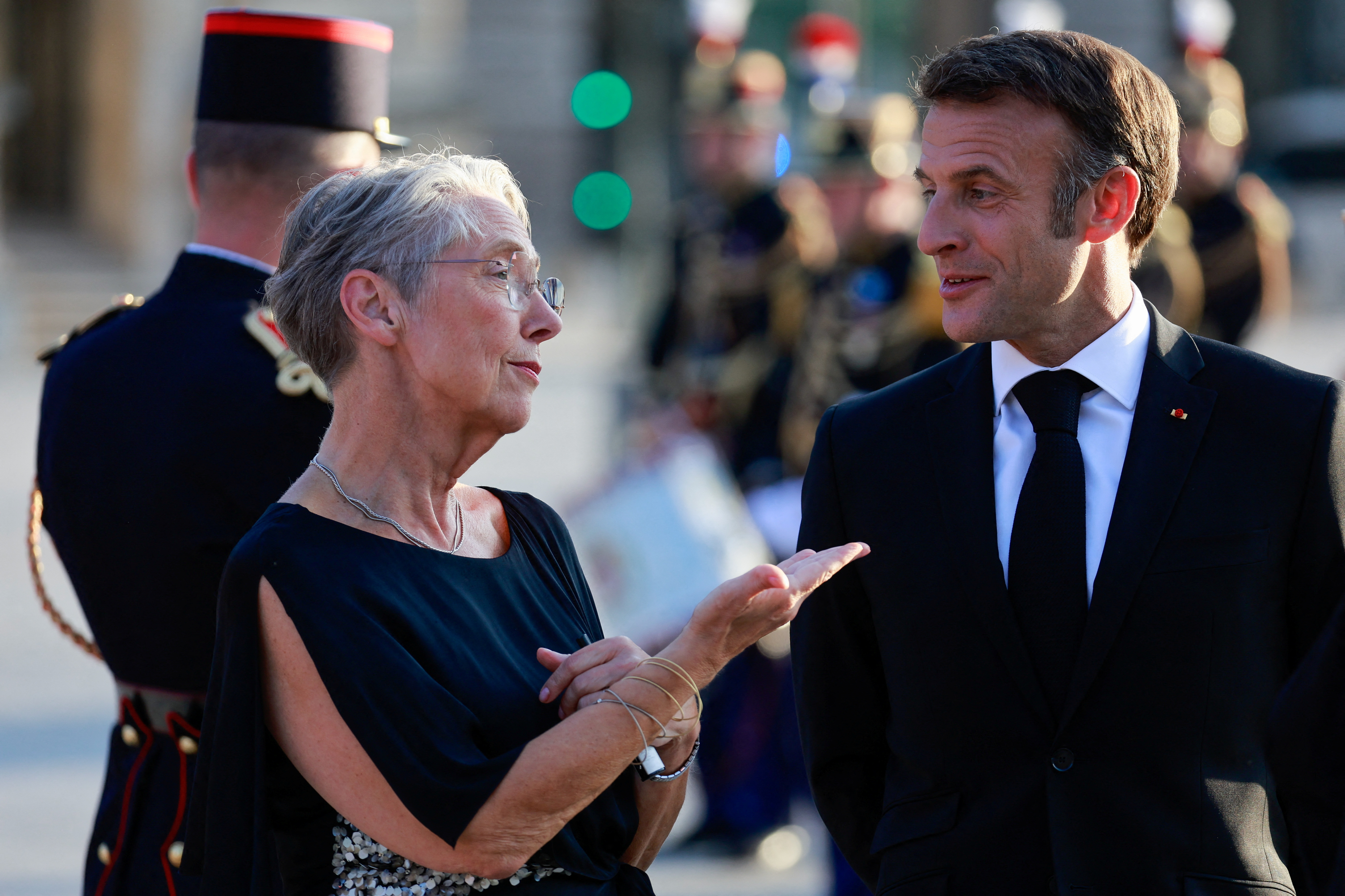 Elisabeth Borne reste à Matignon et proposera à Emmanuel Macron des « ajustements » dans son gouvernement