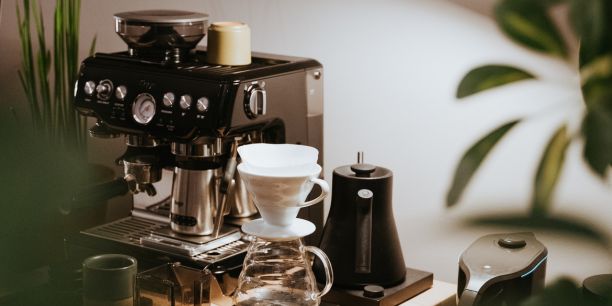 Les trois meilleures machines à café avec broyeur en 2023