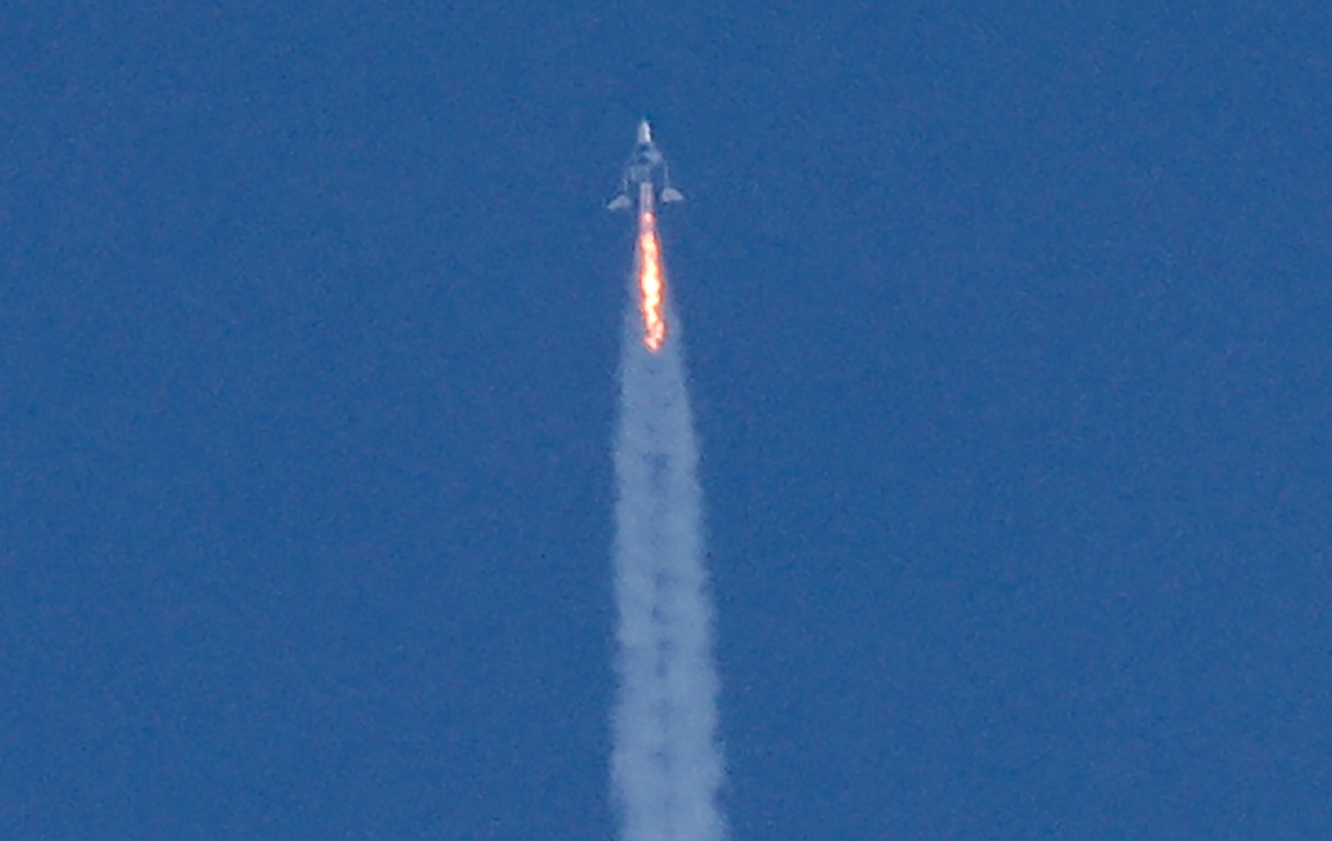 Voyage spatial touristique Virgin Galactic : les trois passagers ont atteint l'espace