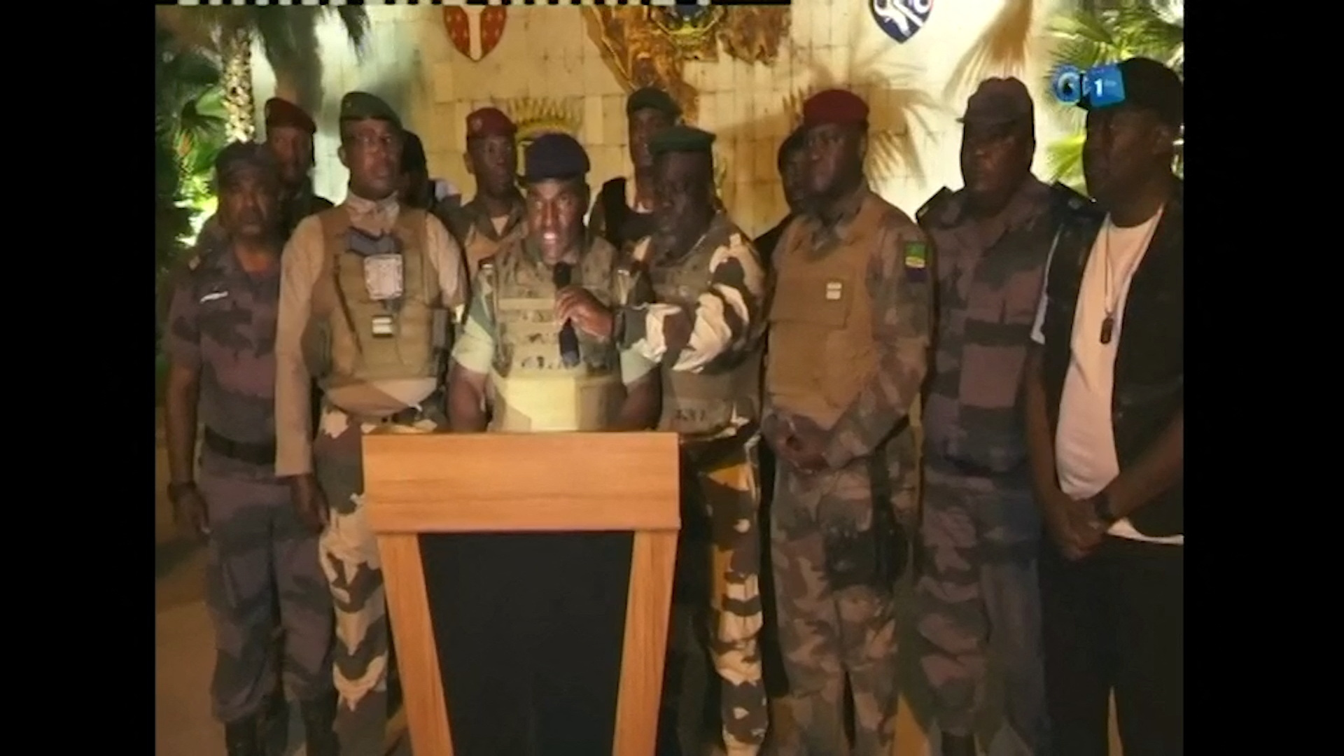 Au Gabon, les putschistes promettent des institutions « plus démocratiques »