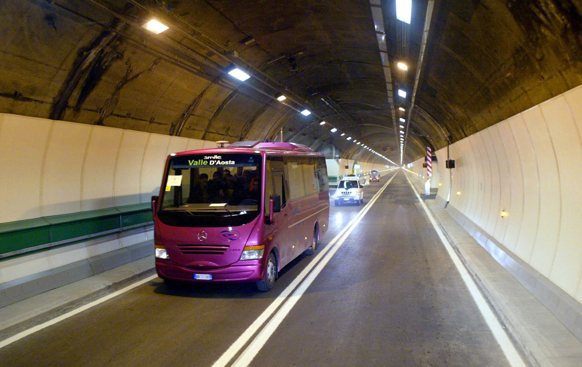 Pour éviter la congestion du trafic routier, la France et l'Italie reportent les travaux du tunnel du Mont-Blanc