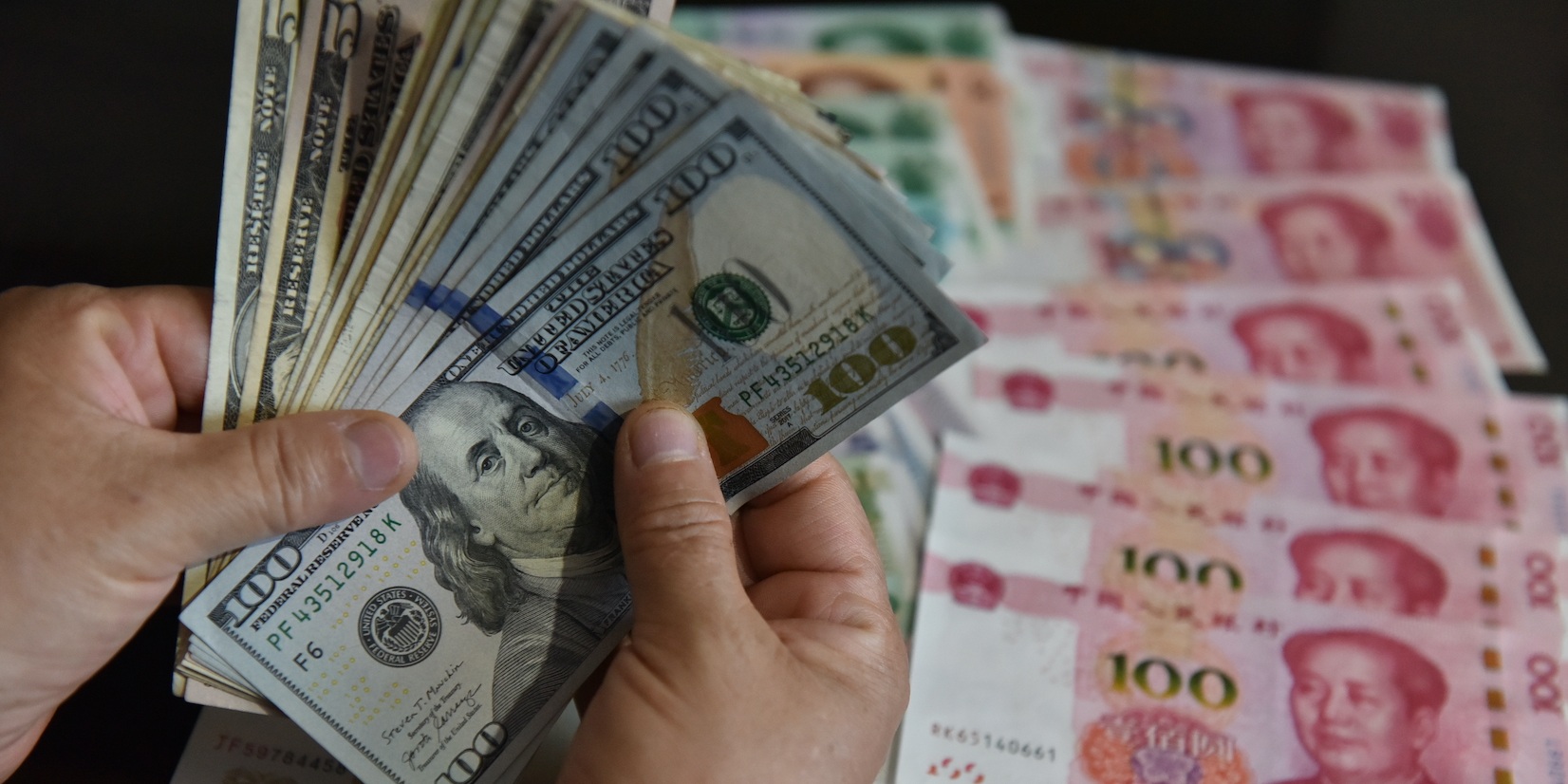 Chine : l'inquiétant plongeon du yuan face au dollar