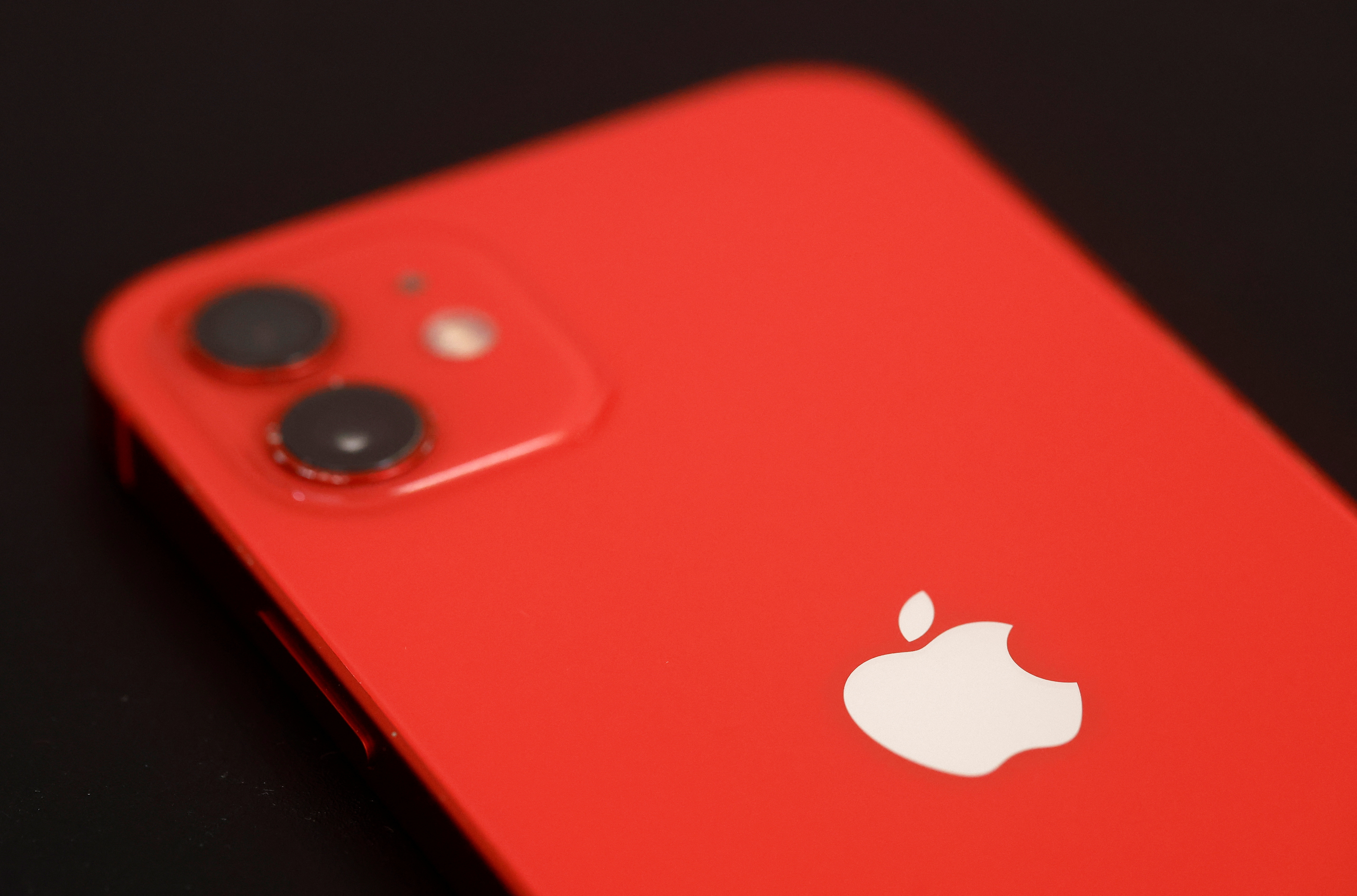 Face aux menaces de rappel, Apple va effectuer une mise à jour de l'iPhone 12