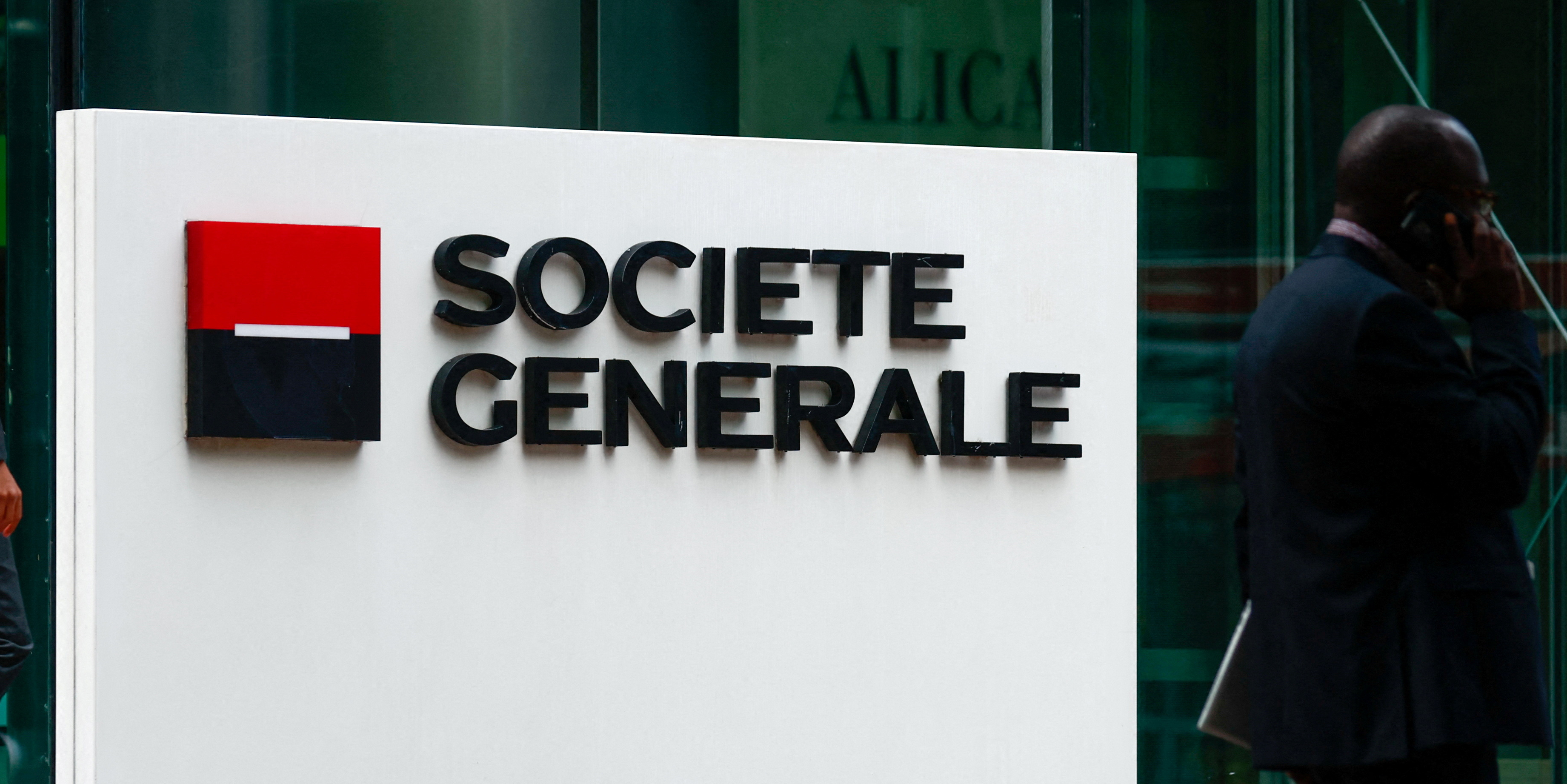 Société Générale plonge en Bourse après l'annonce de son plan de décarbonation de ses activités