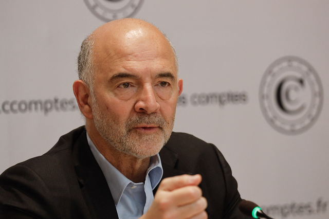 Dégradation du déficit français : Pierre Moscovici alerte sur « une situation des finances publiques très préoccupante »