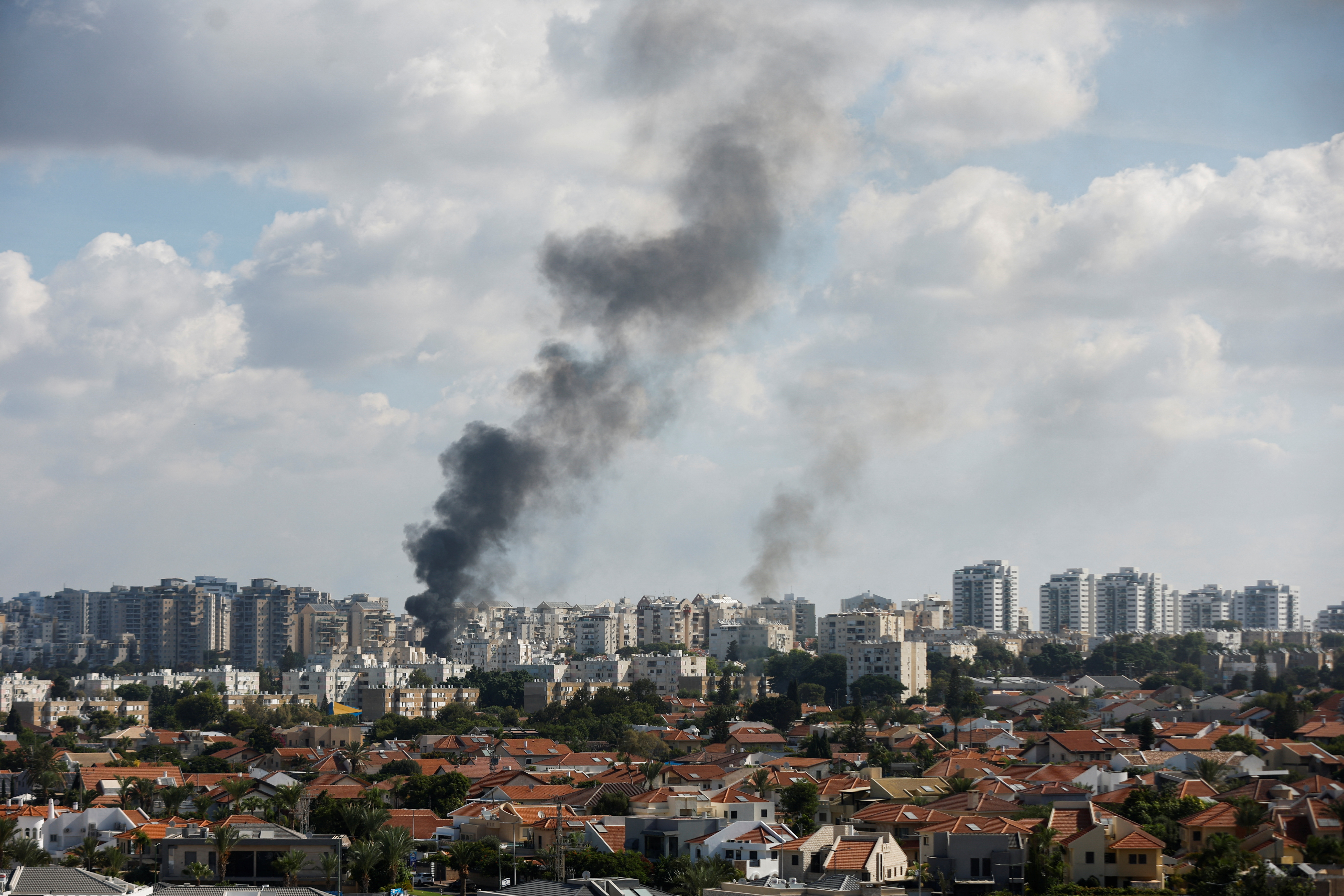 Attaque surprise du Hamas contre Israël au lendemain du 50e anniversaire de la guerre du Kippour