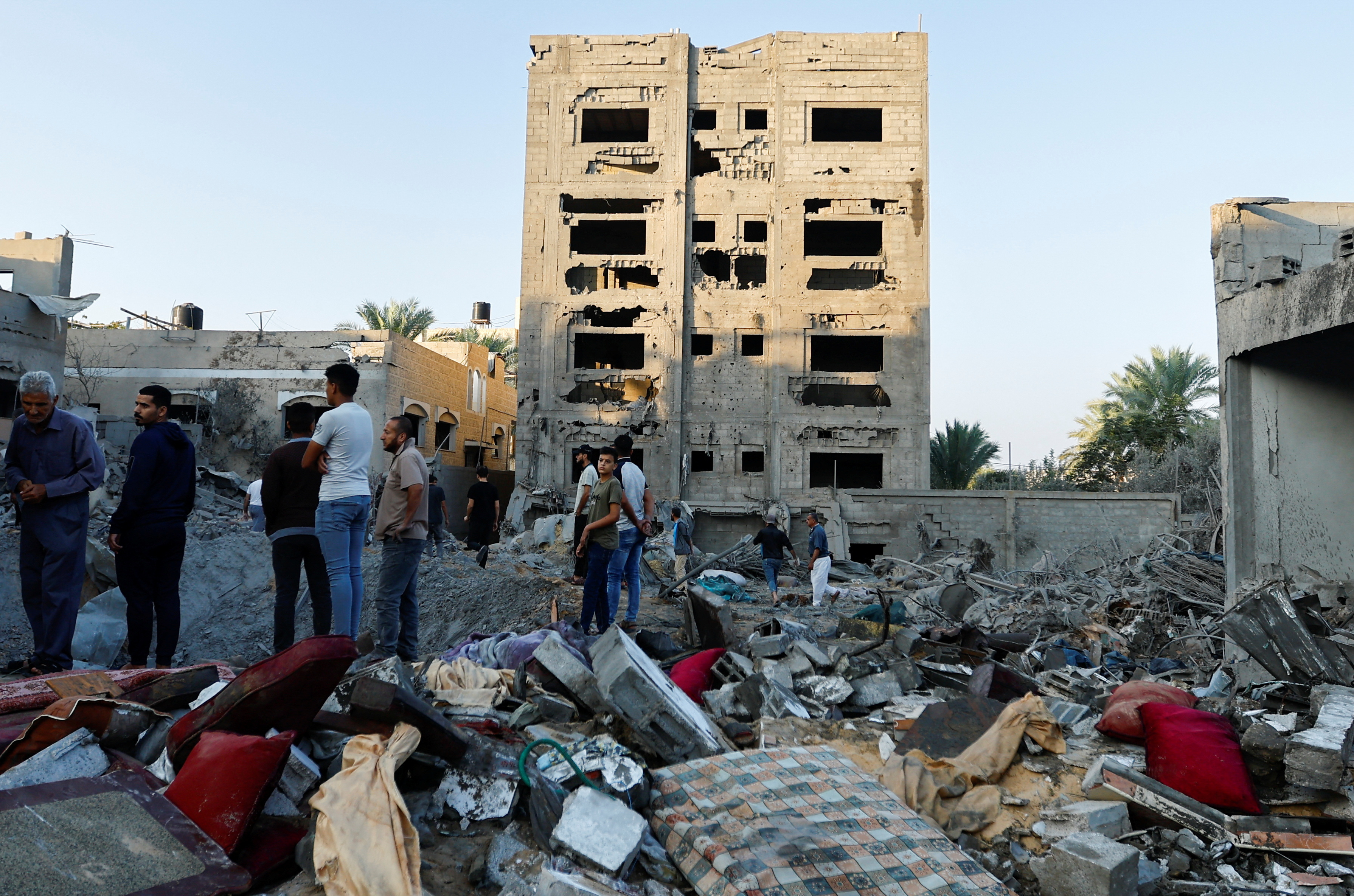 Gaza : l'aide humanitaire commence à passer depuis l'Egypte