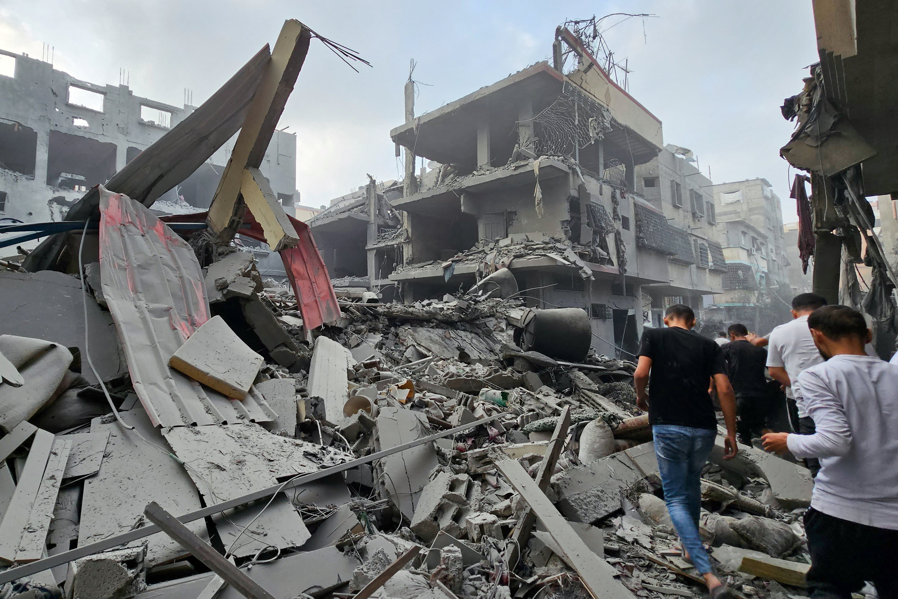 En dépit des appels à des pauses humanitaires, Israël poursuit des bombardement intensifs sur la bande de Gaza