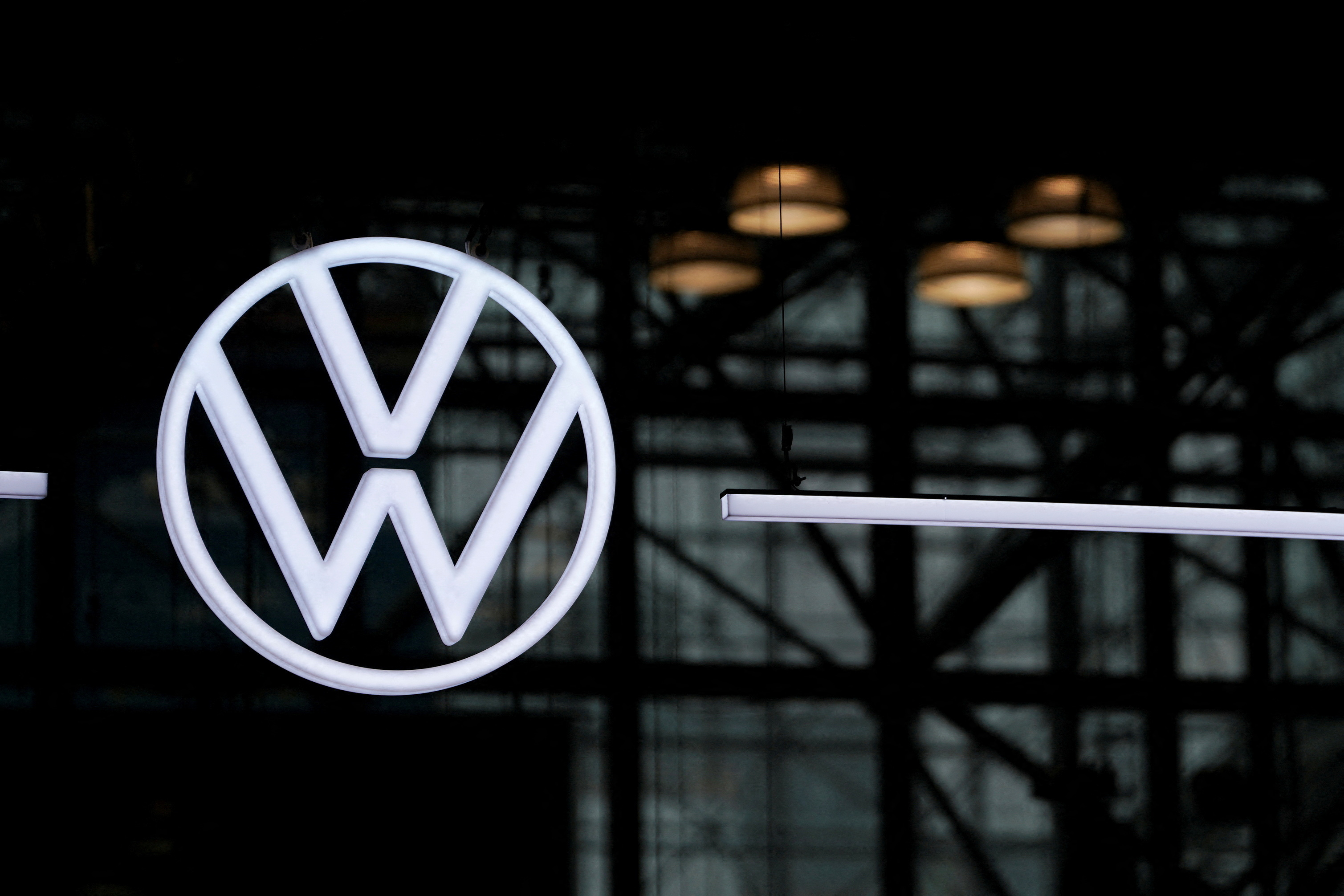 Avant la bataille de l'électrique, Volkswagen viserait 10 milliards d'euros d'économies