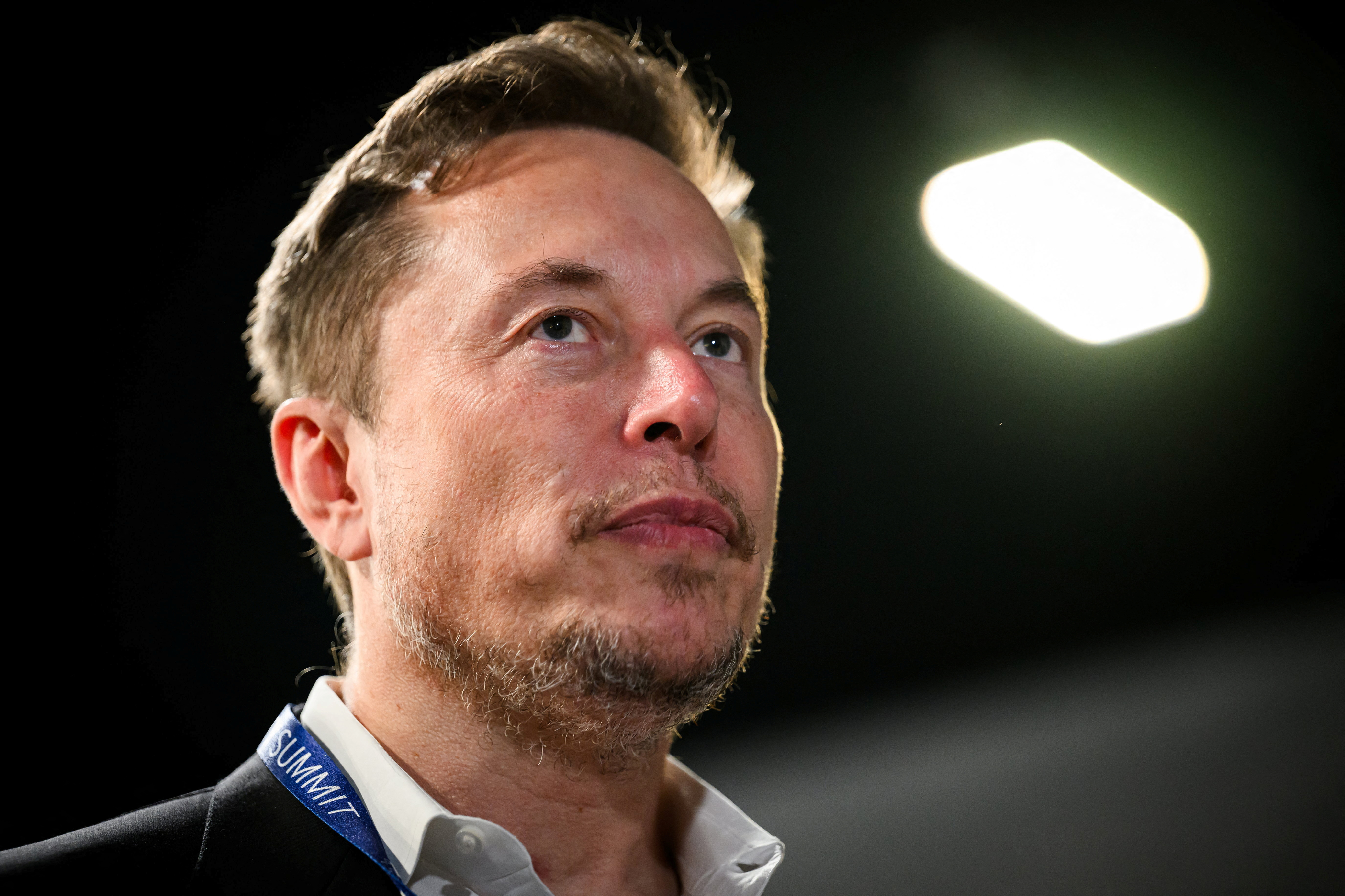 Invité par l'extrême droite italienne, Elon Musk réaffirme sa position sur l'immigration