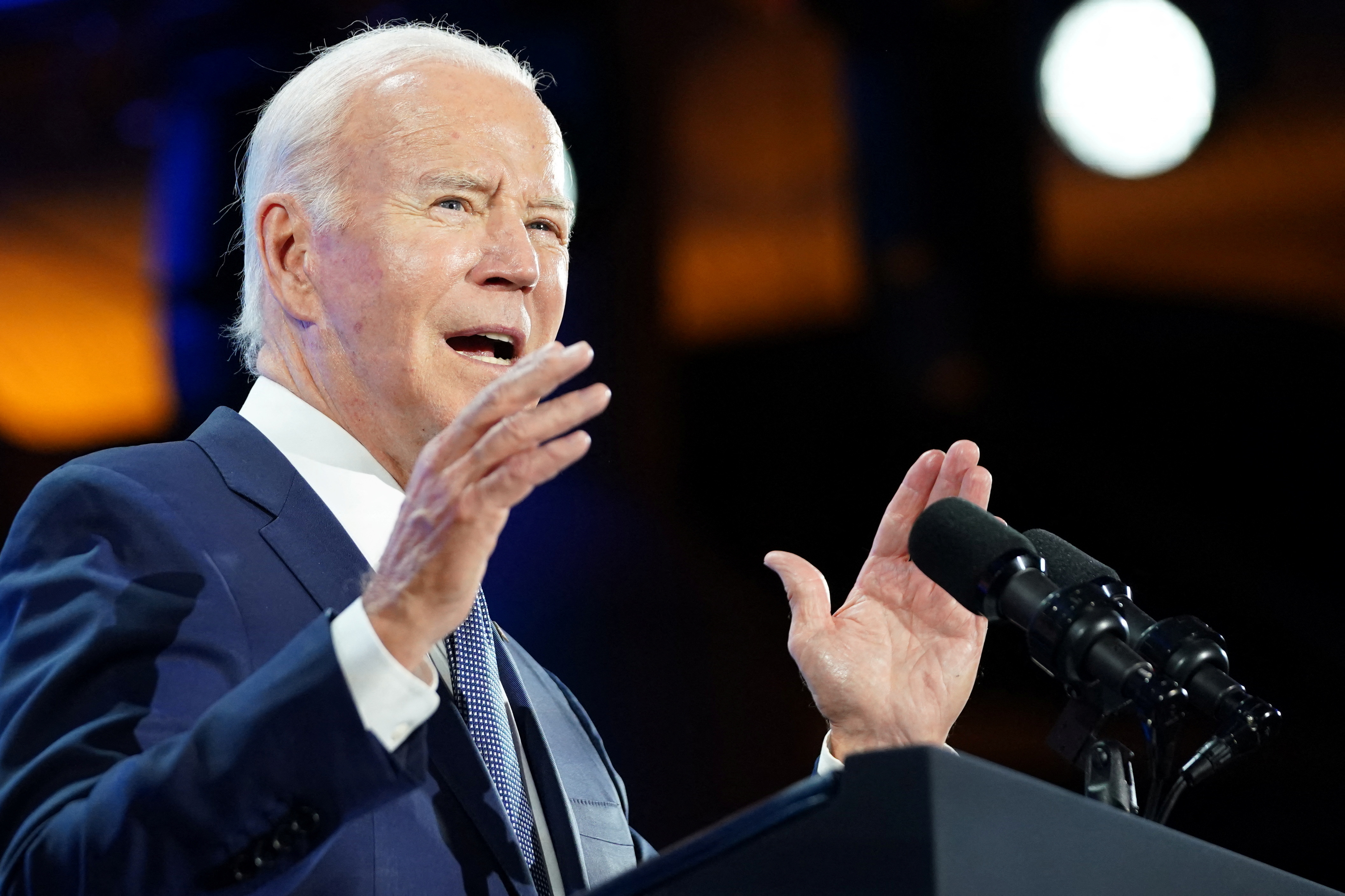 Joe Biden persiste et signe, Xi Jinping est un « dictateur »