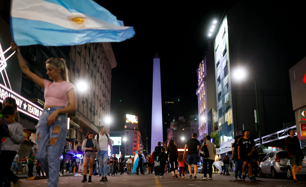 Inflation, déficit, récession : les défis de Javier Milei, nouveau président ultralibéral de l'Argentine