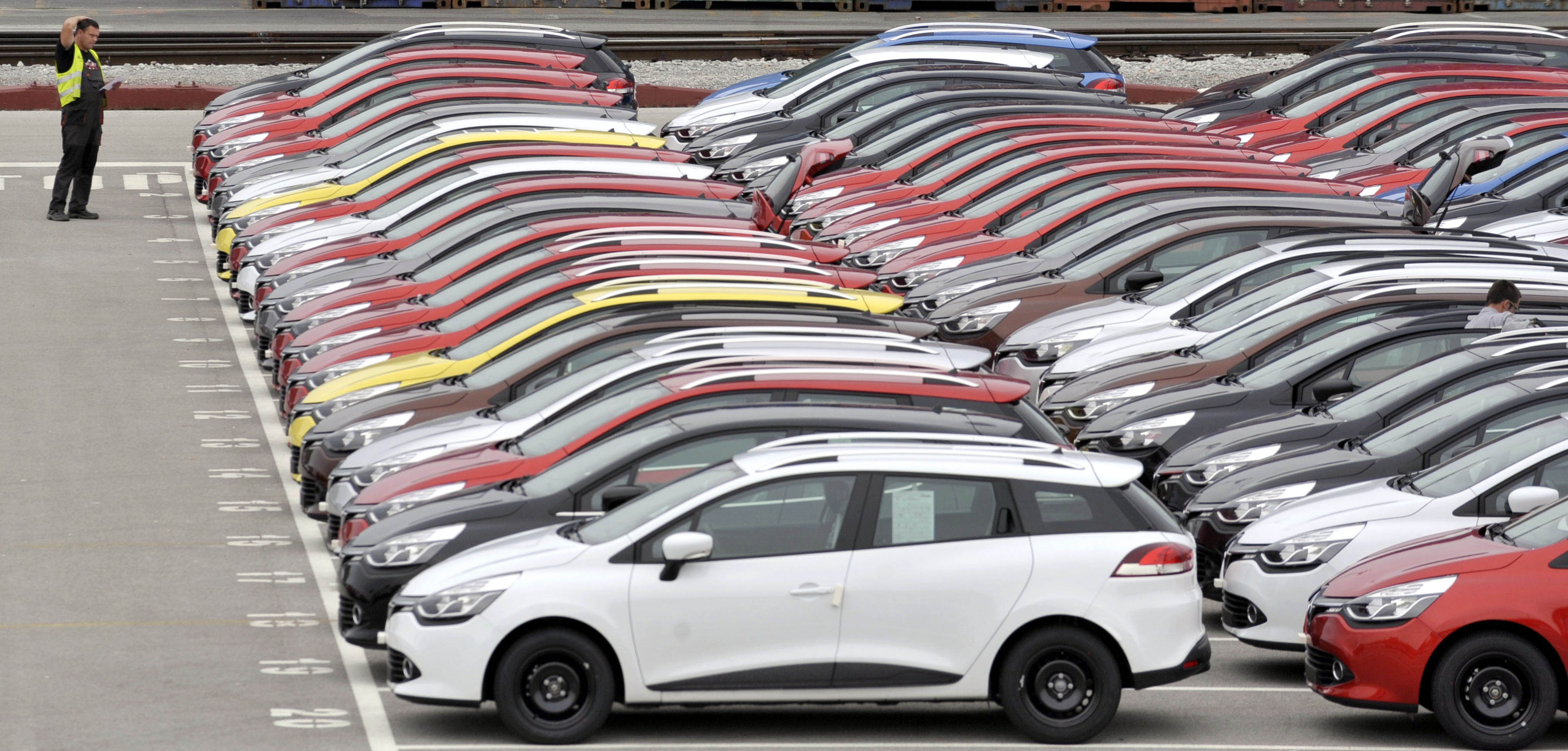 Automobile électrique : l'Amérique exclut des subventions les importations de composants chinois