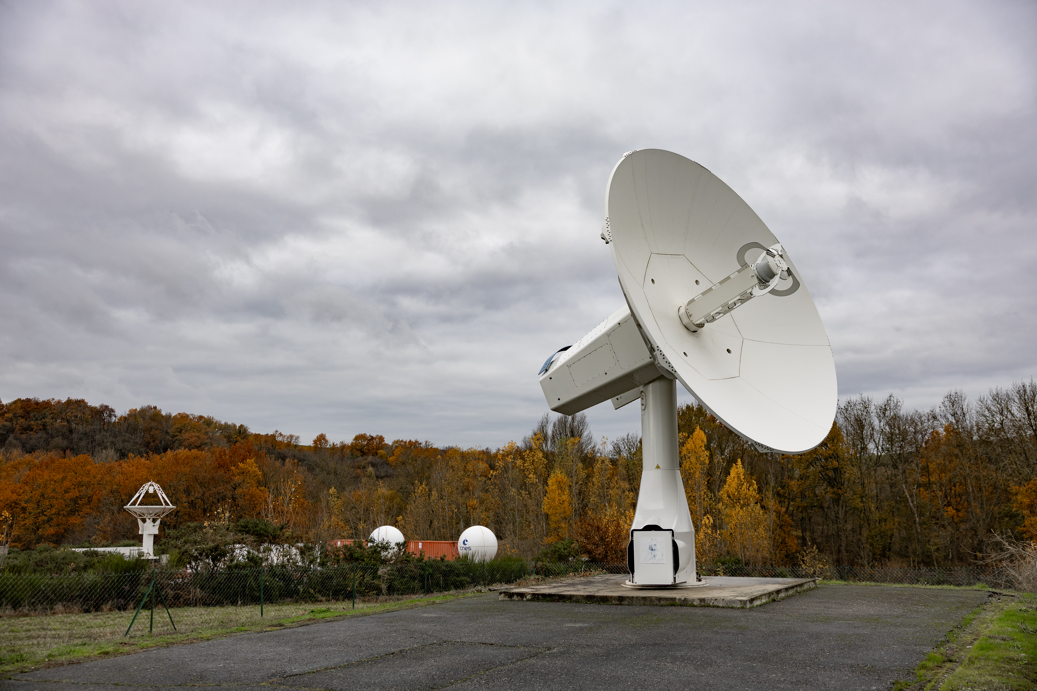 Spatial : le CNES étoffe son réseau d'antennes dans le monde face aux besoins du NewSpace