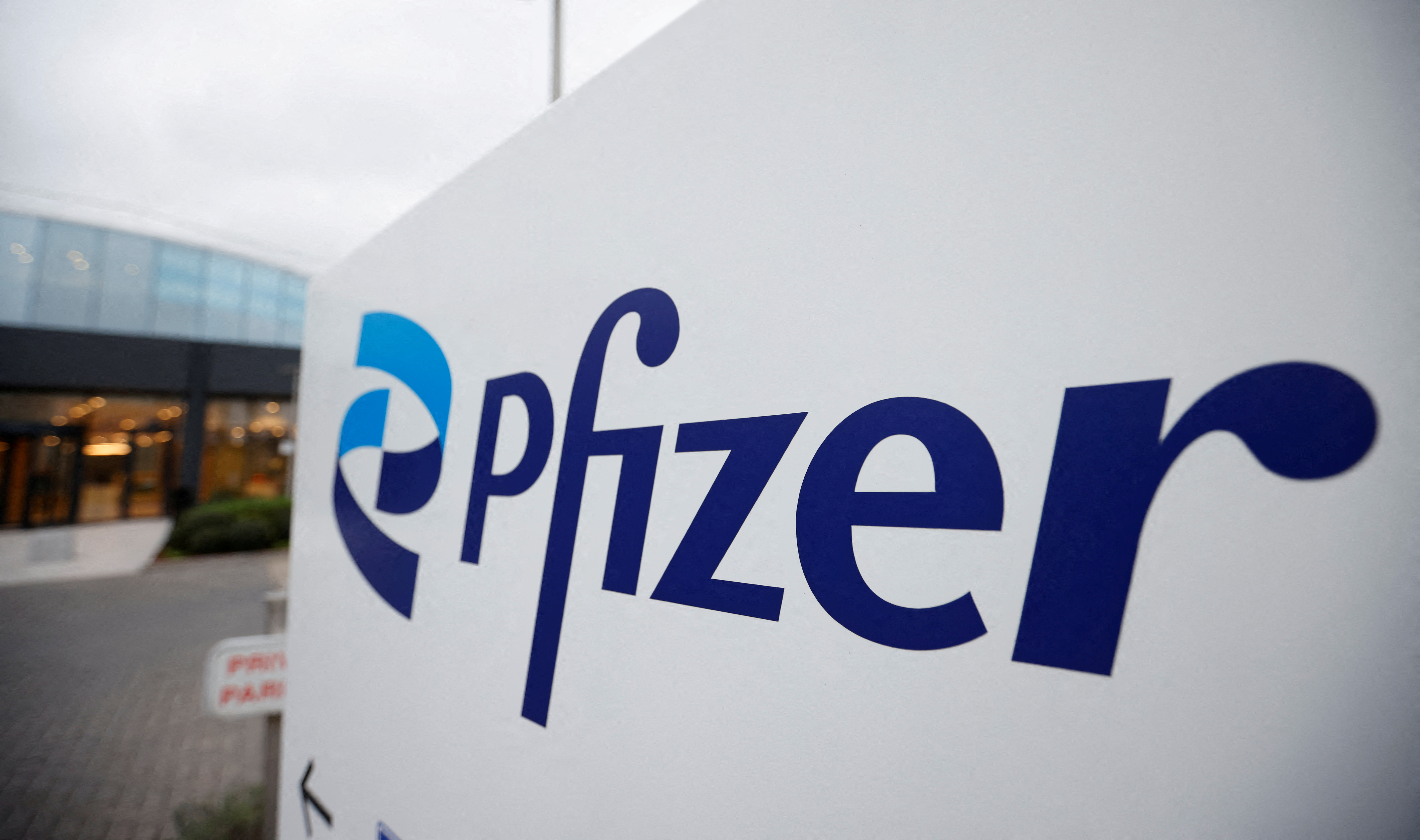 Avec 17 nouveaux traitements annoncés, Pfizer frappe fort en France