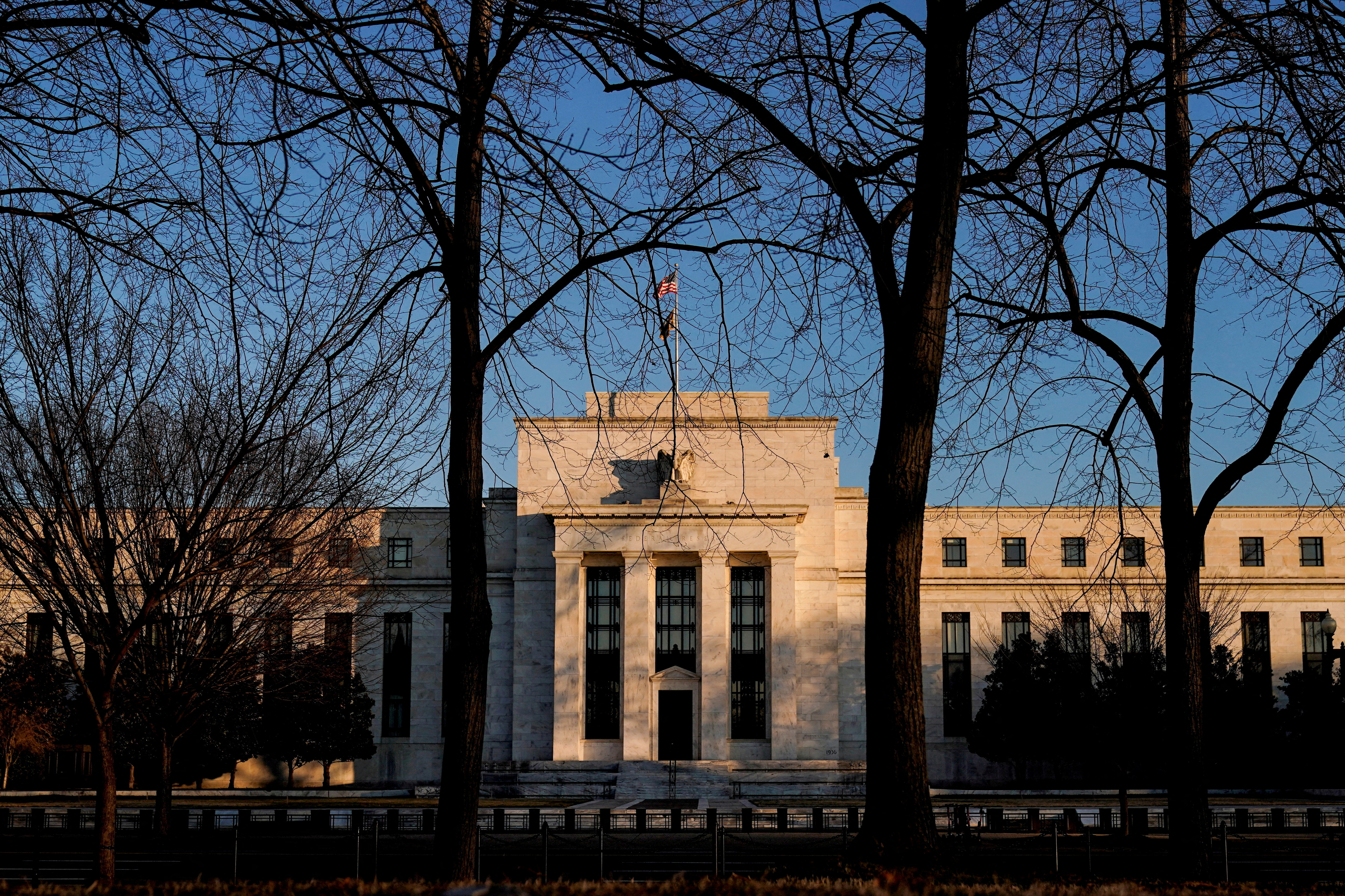 Fed : une baisse des taux est encore prématurée, estime une gouverneure