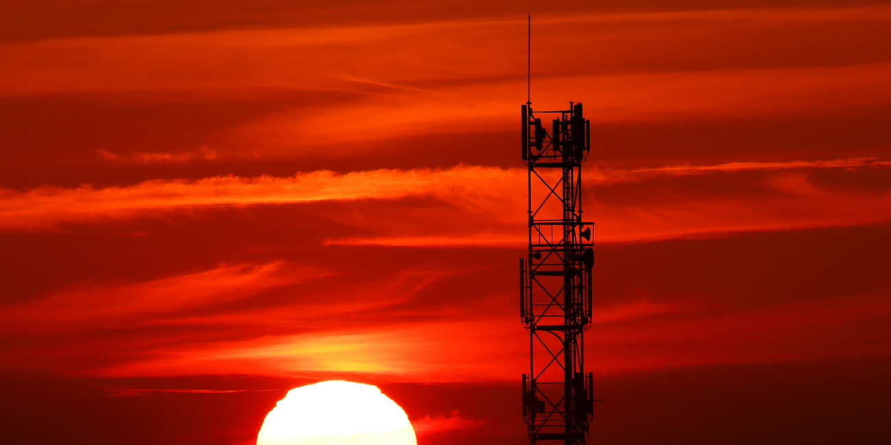 Mobile : les opérateurs appellent à « assouplir » les normes qui entravent l'installation d'antennes
