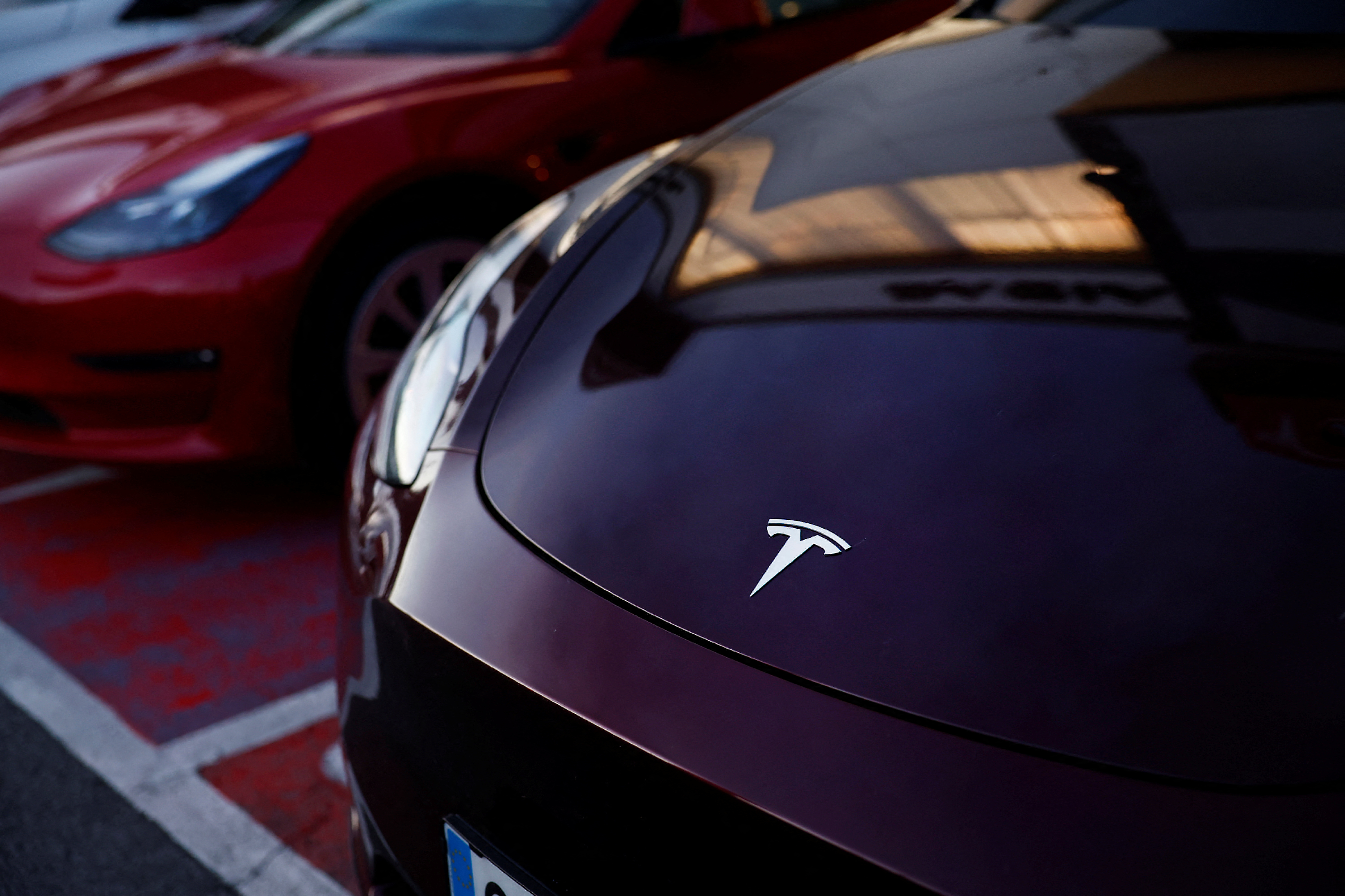 Tesla : la baisse des prix des voitures électriques fait bondir les ventes mais fondre les marges