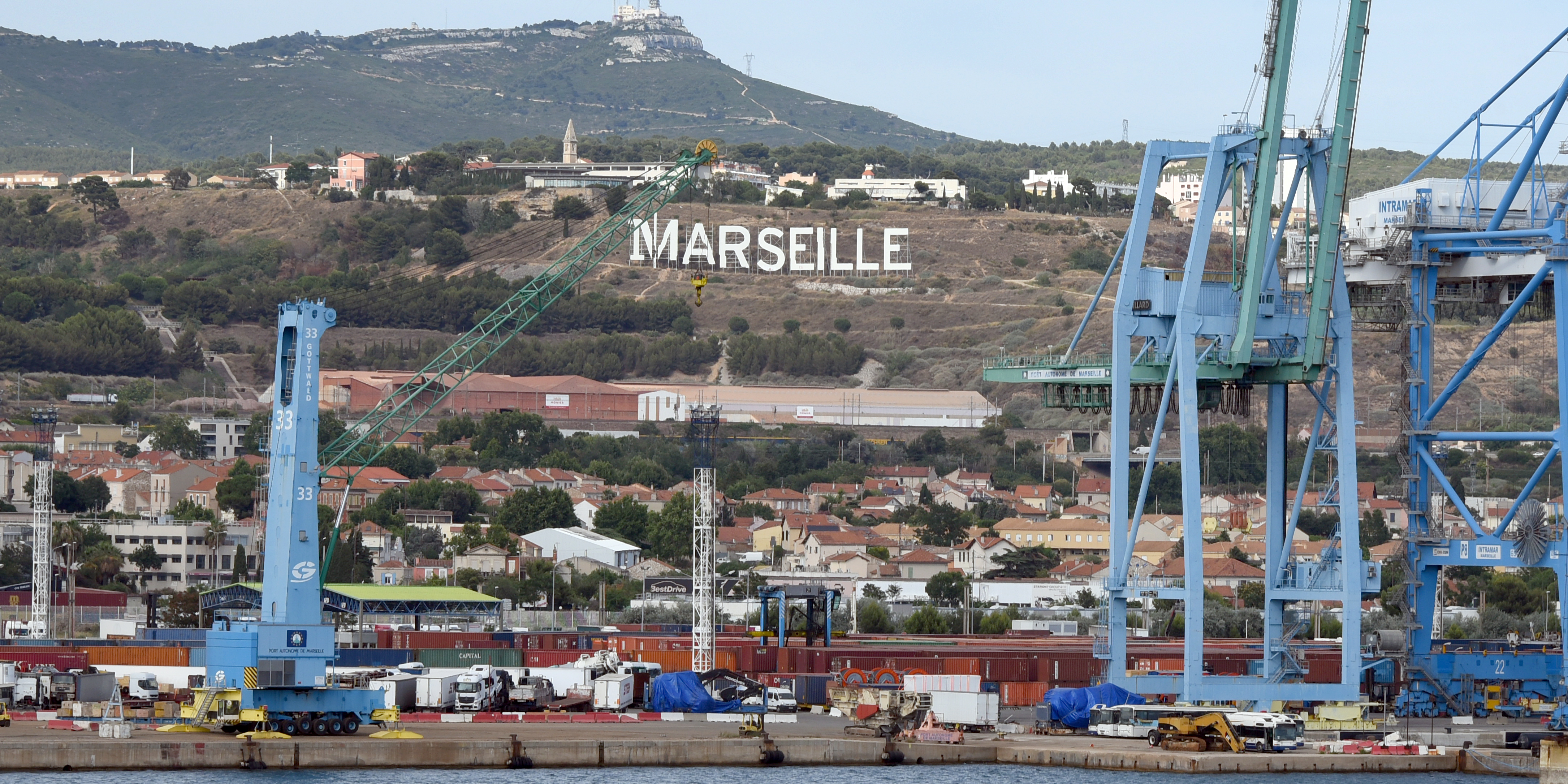 Réforme des retraites : des ports français bloqués par une grève des dockers