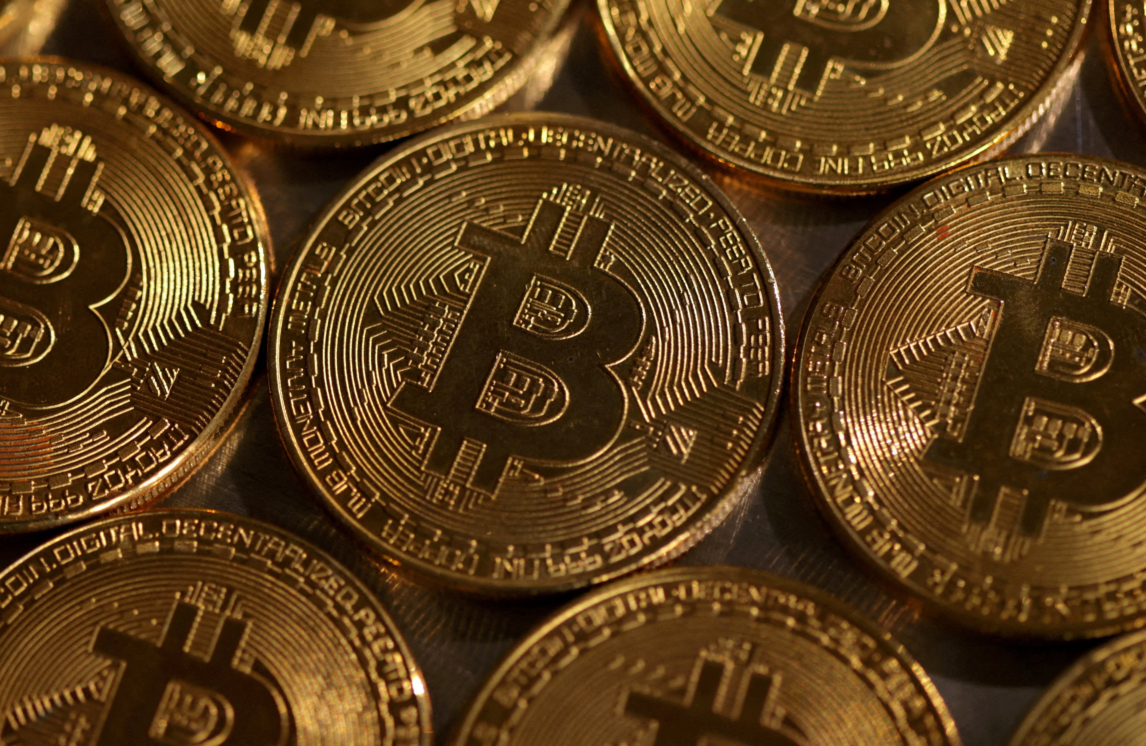 Le bitcoin dépasse le seuil historique des 100.000 dollars