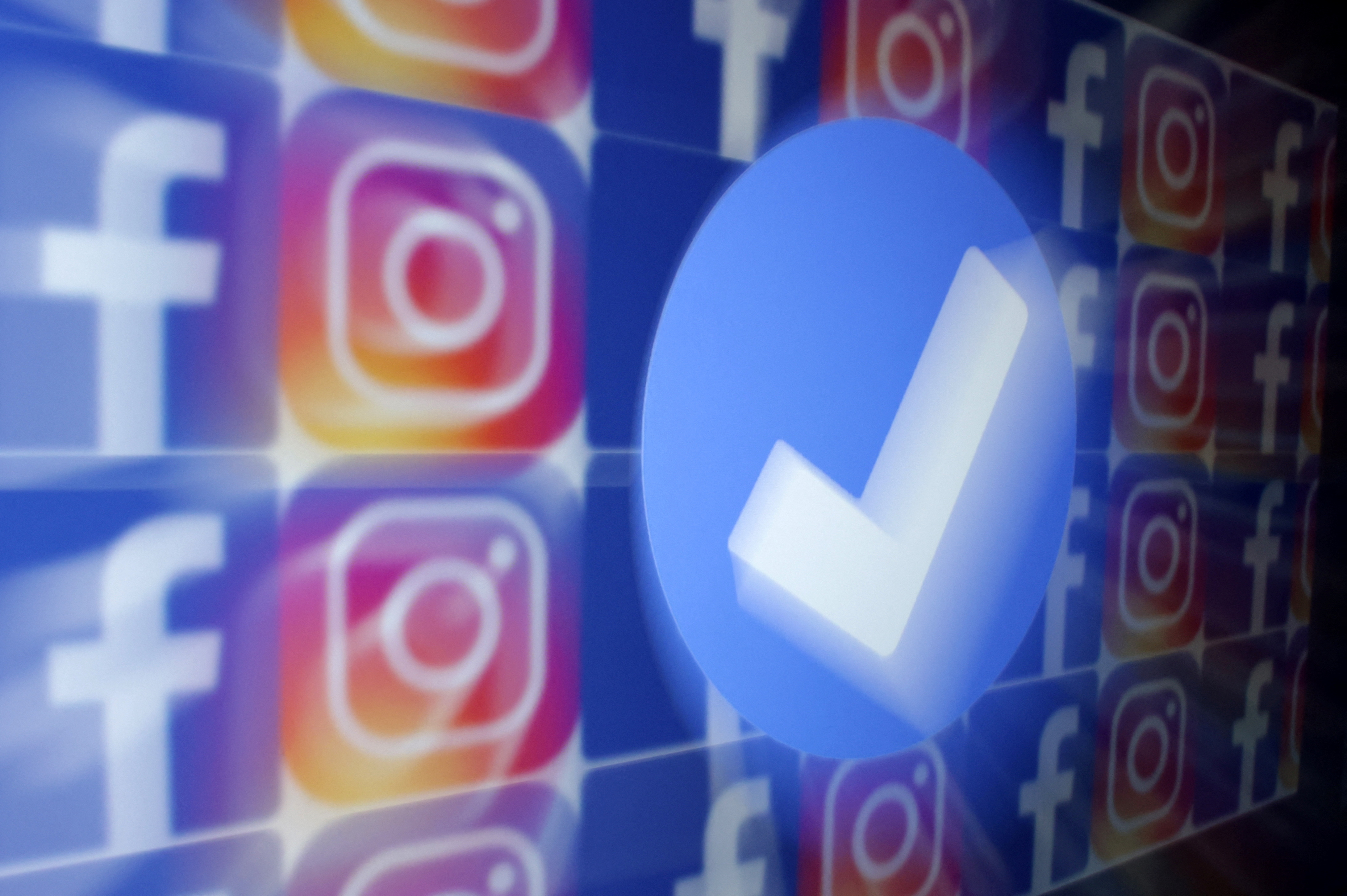 Données personnelles : les utilisateurs d'Instagram et Facebook ne veulent pas servir à entraîner les IA de Meta