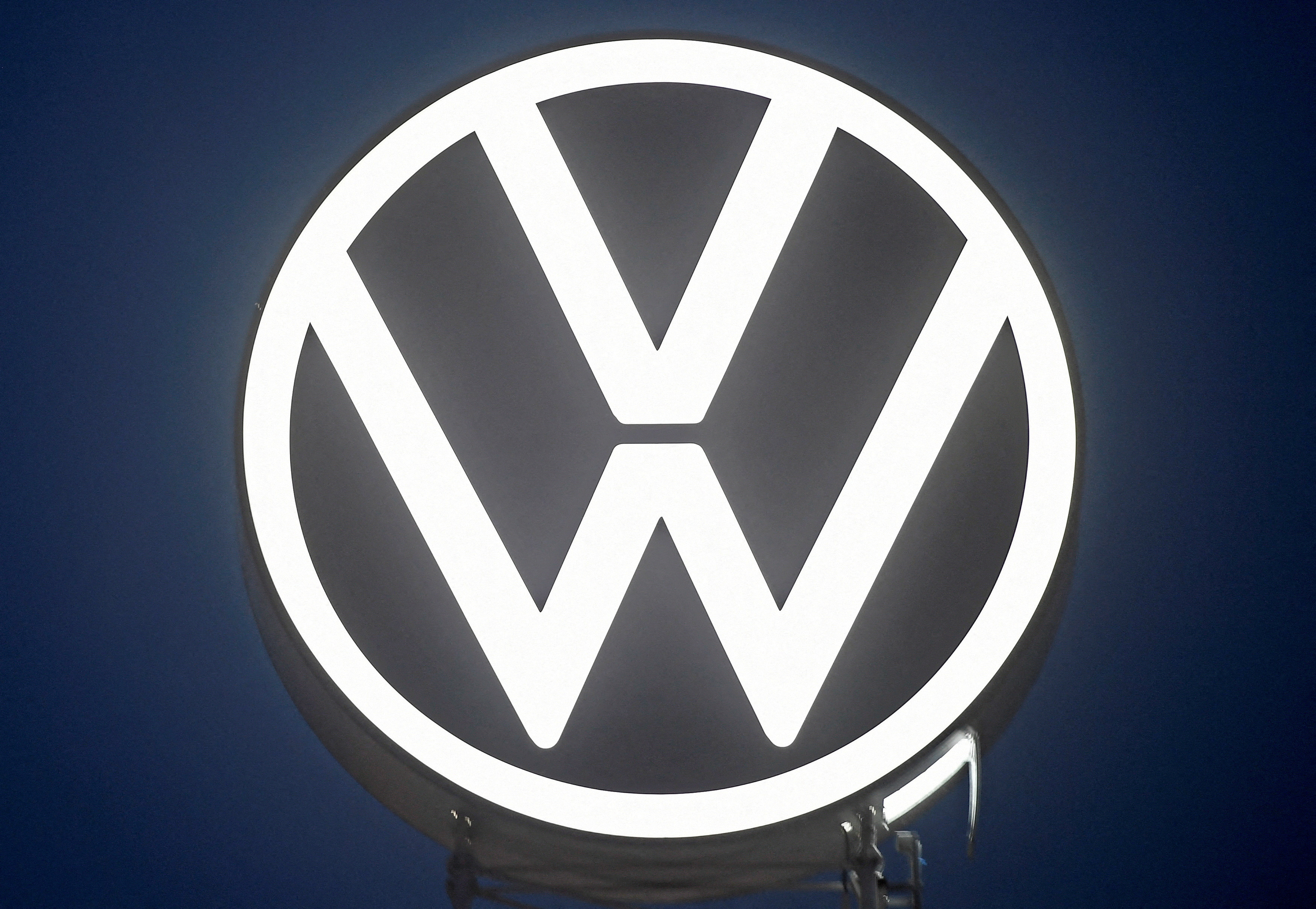 Volkswagen table sur une baisse de la demande qui pourrait être amplifiée par...des articles de journaux