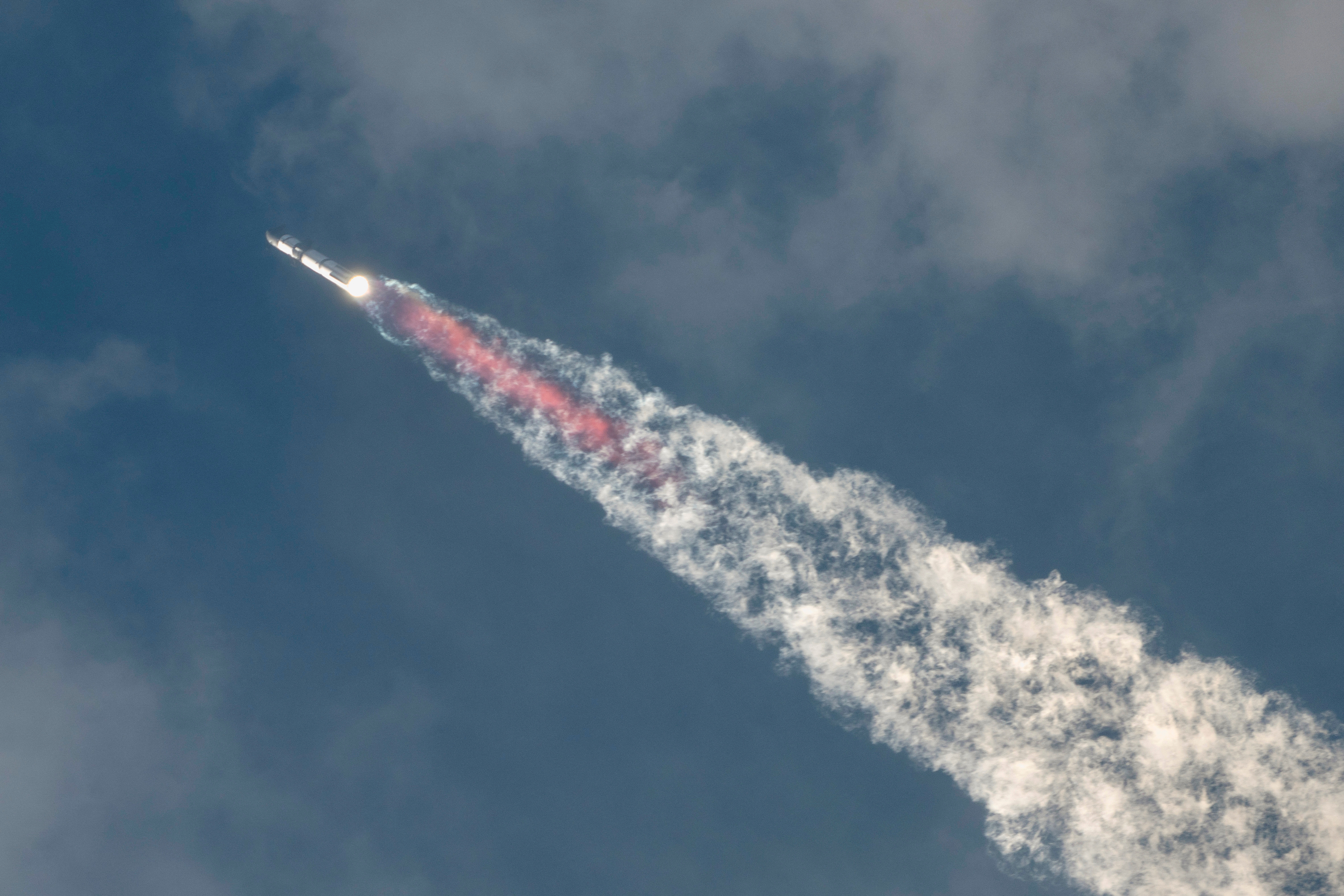 SpaceX : coup dur pour Elon Musk, la fusée Starship se perd en redescendant vers la Terre