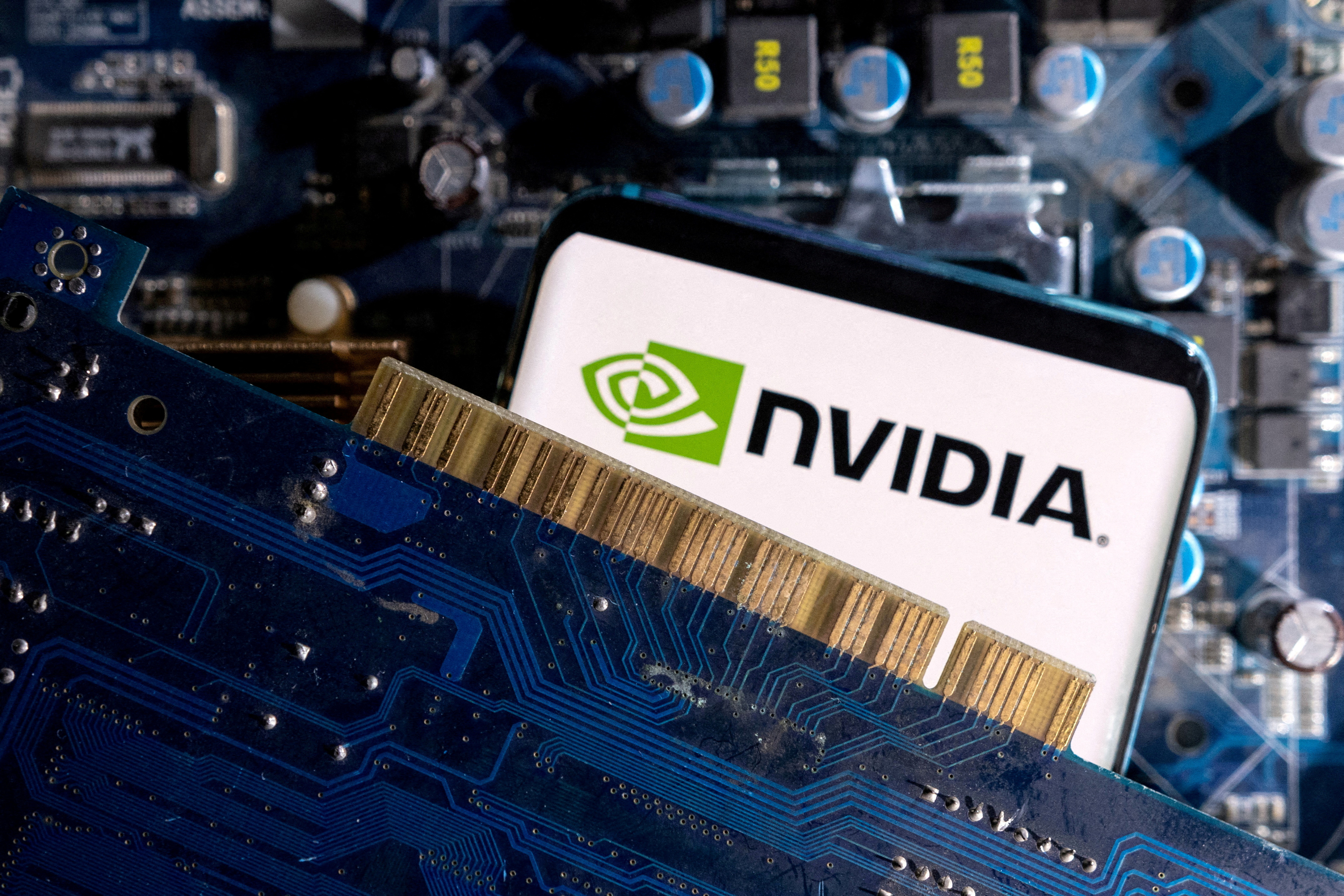 IA : les Bourses mondiales suspendues aux résultats de Nvidia attendus de nouveau en hausse spectaculaire