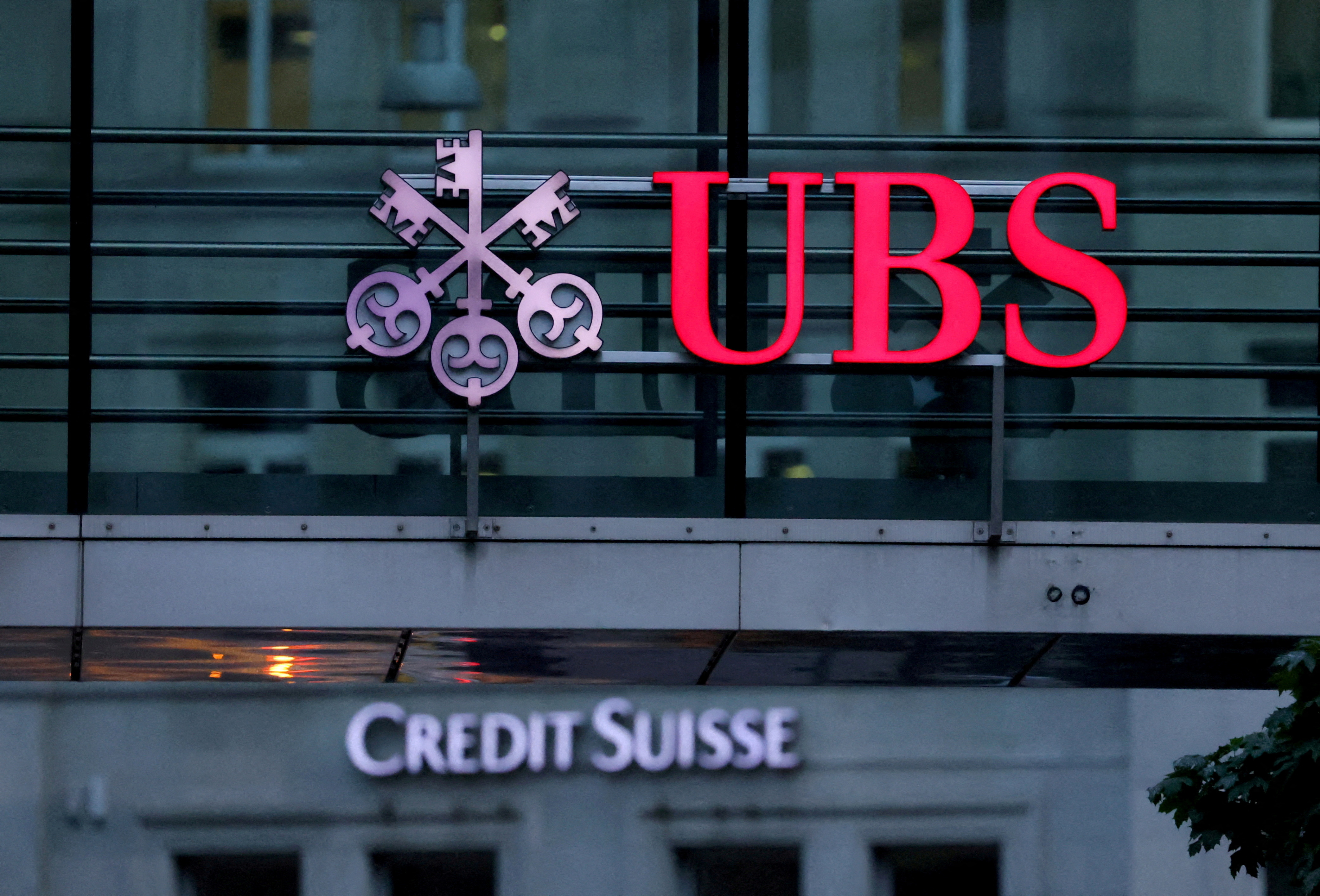Fusion d'UBS et Credit Suisse : pas d'entrave à la concurrence, selon le régulateur suisse
