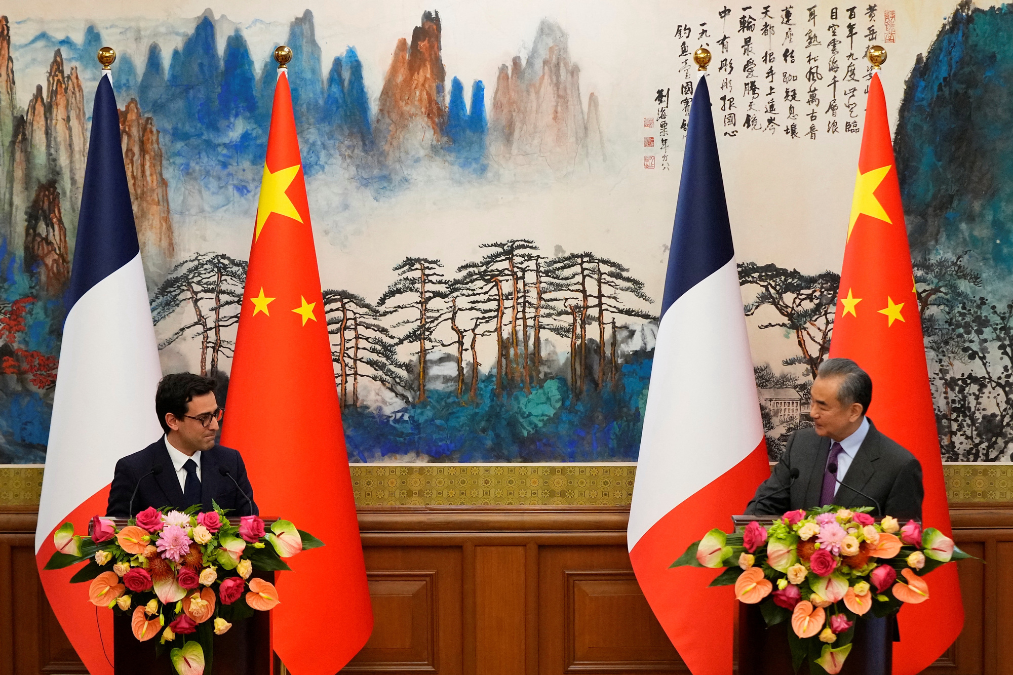 Guerre en Ukraine: la France demande à la Chine de passer « des messages » à la Russie
