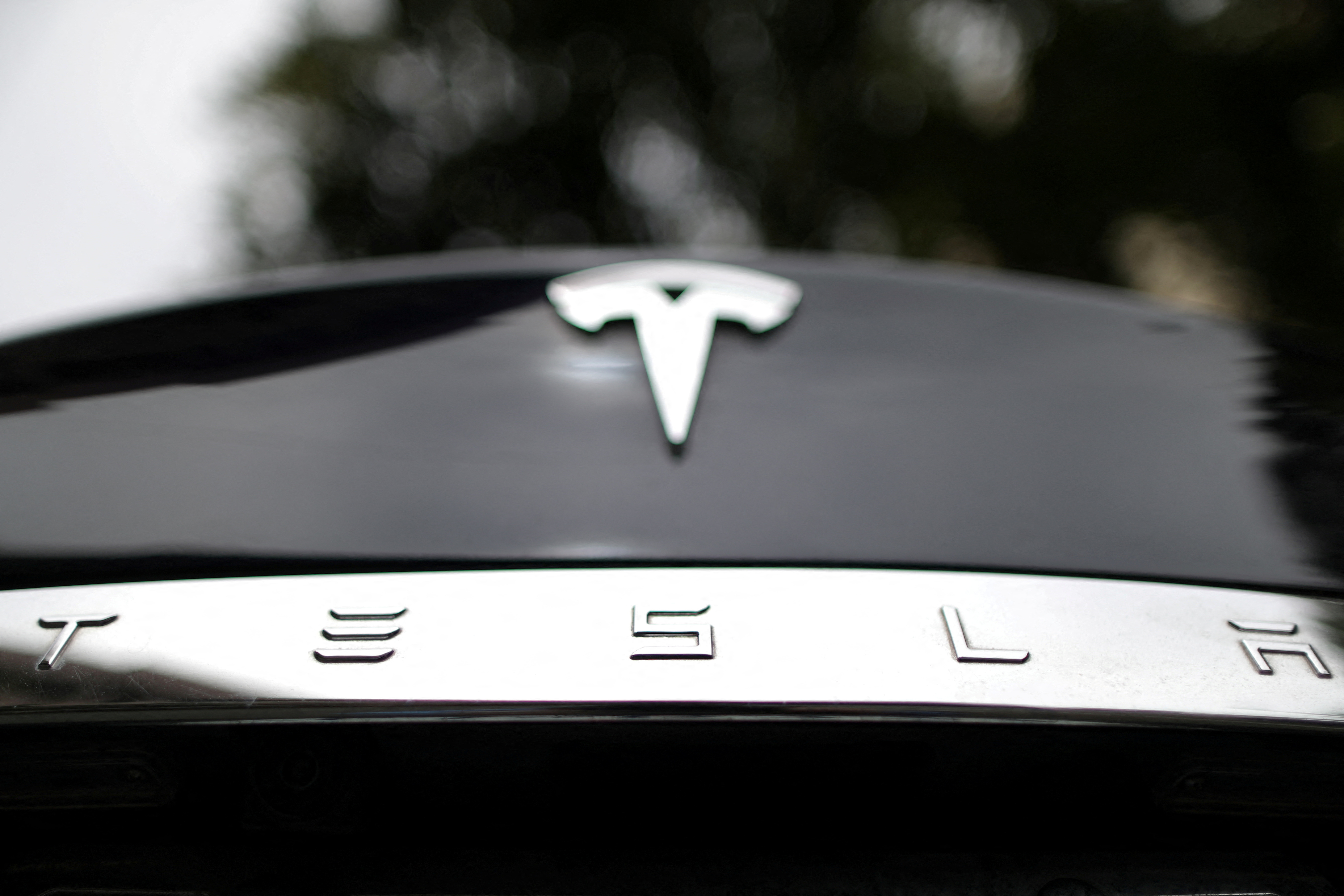 Voitures électriques : Tesla baisse ses prix en France