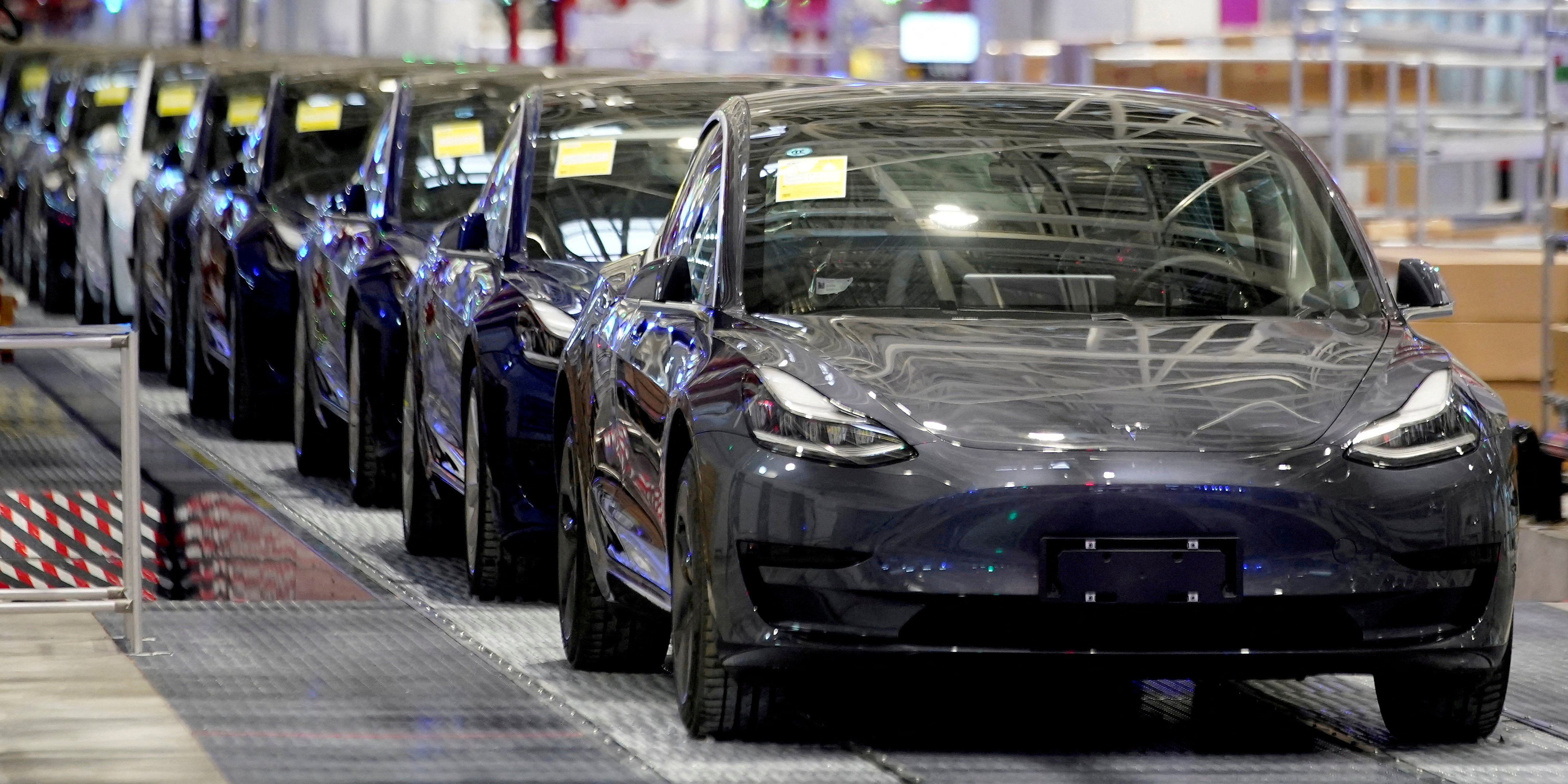 En perte de vitesse, Tesla taille dans ses effectifs : plus de 14.000 salariés licenciés