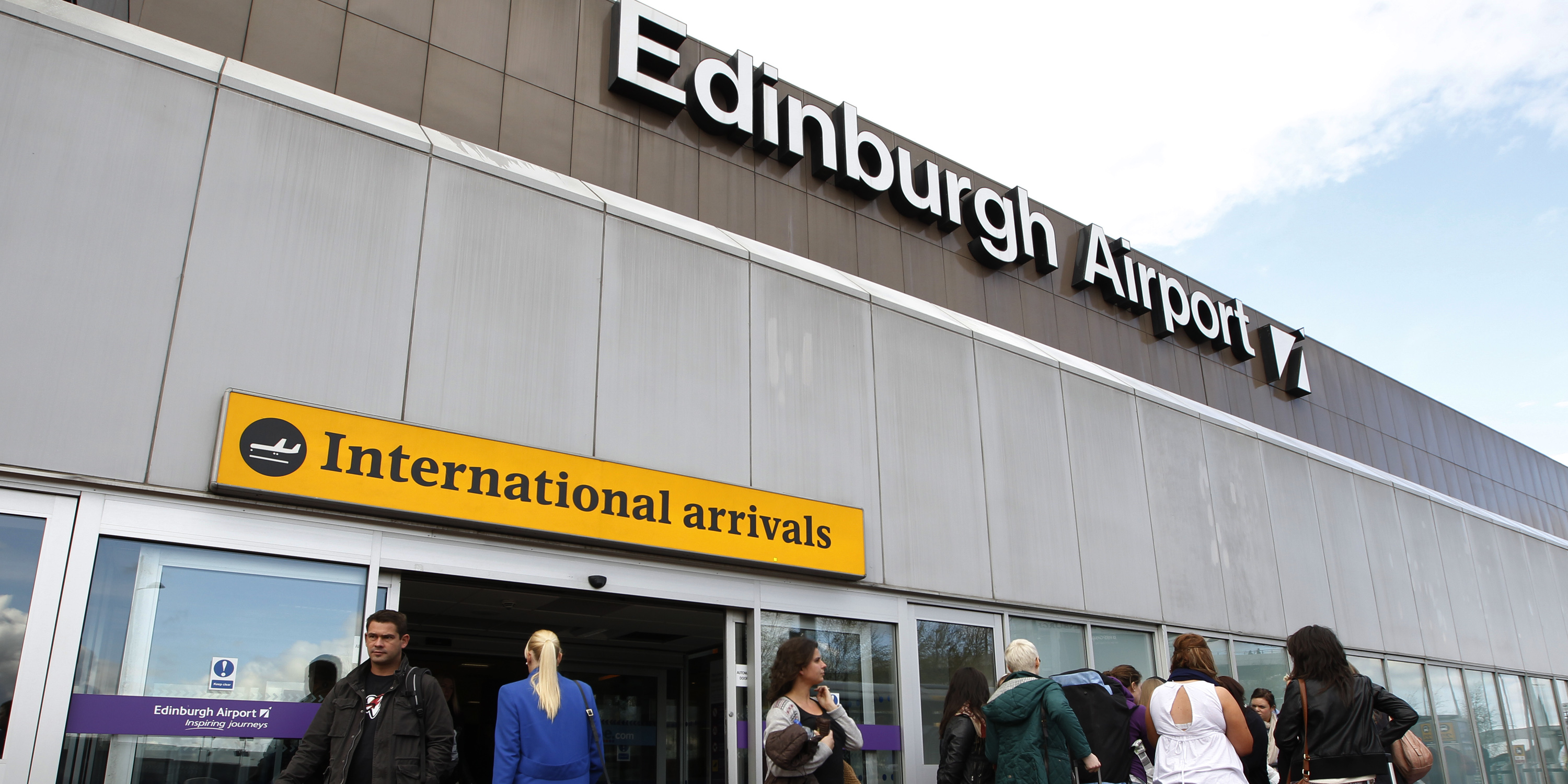 Vinci pousse les feux en Écosse et achète la moitié des parts de l'aéroport d'Edimbourg