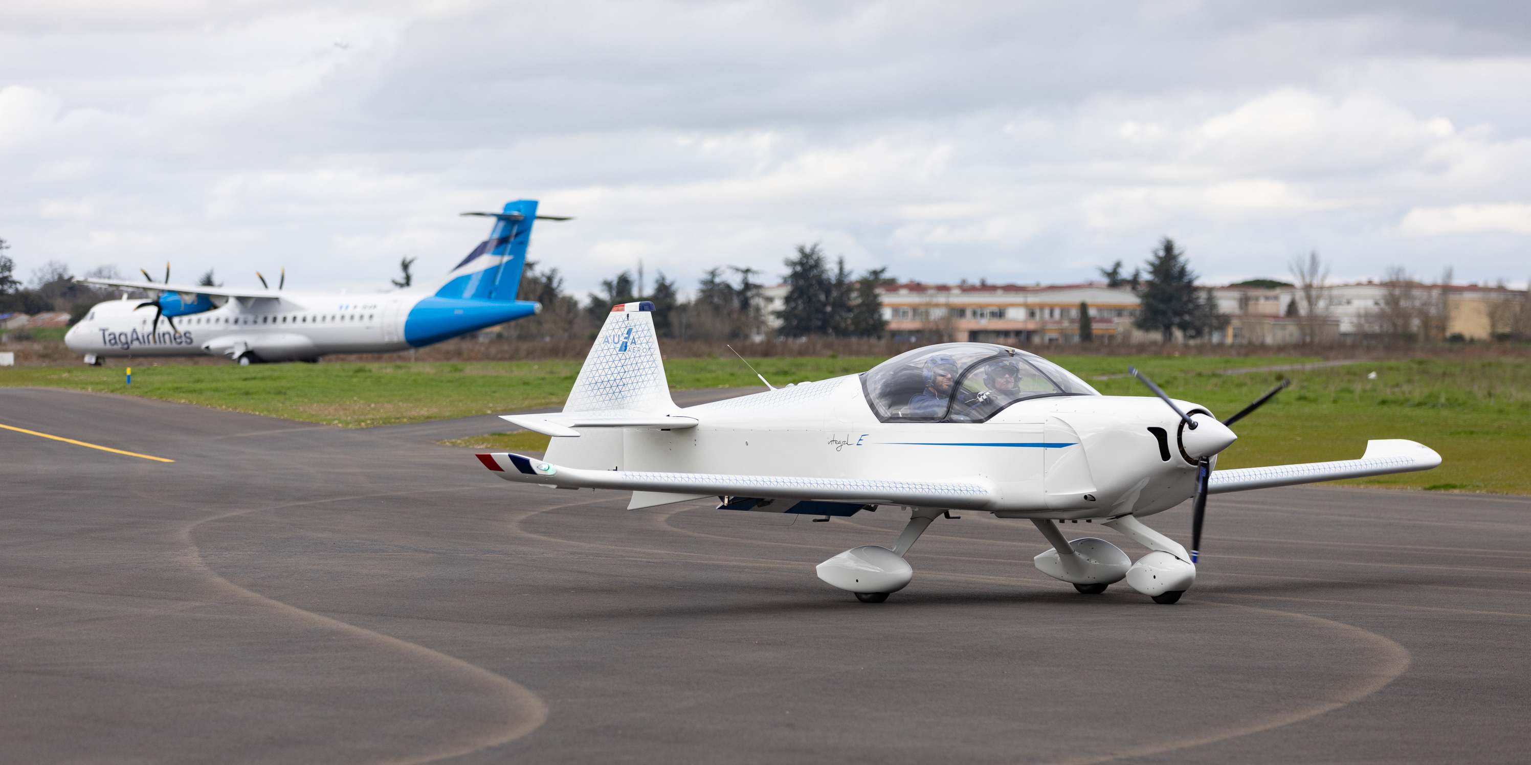 Aéronautique : Aura Aero obtient le feu vert pour l'envol de son avion biplace électrique