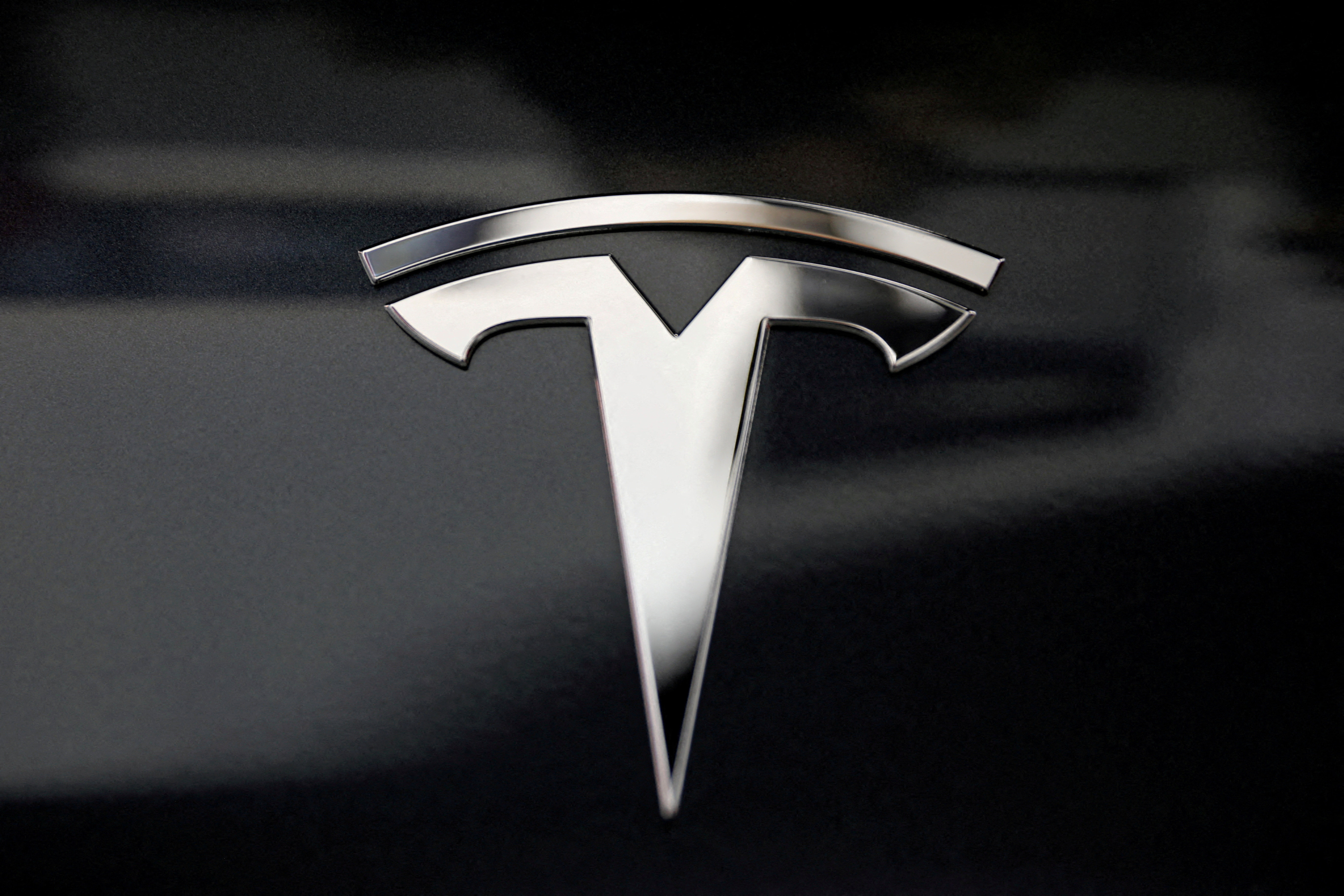 Les profits de Tesla s’écroulent, Elon Musk promet de lancer une voiture à bas coût rapidement