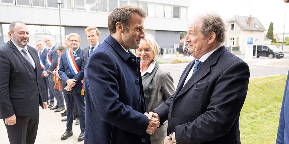 Quand « la firme » Macron rencontre « la firme » Sarko