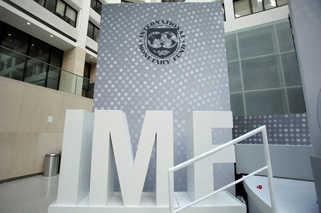 Dette, déficit : le FMI désavoue le gouvernement pour 2027
