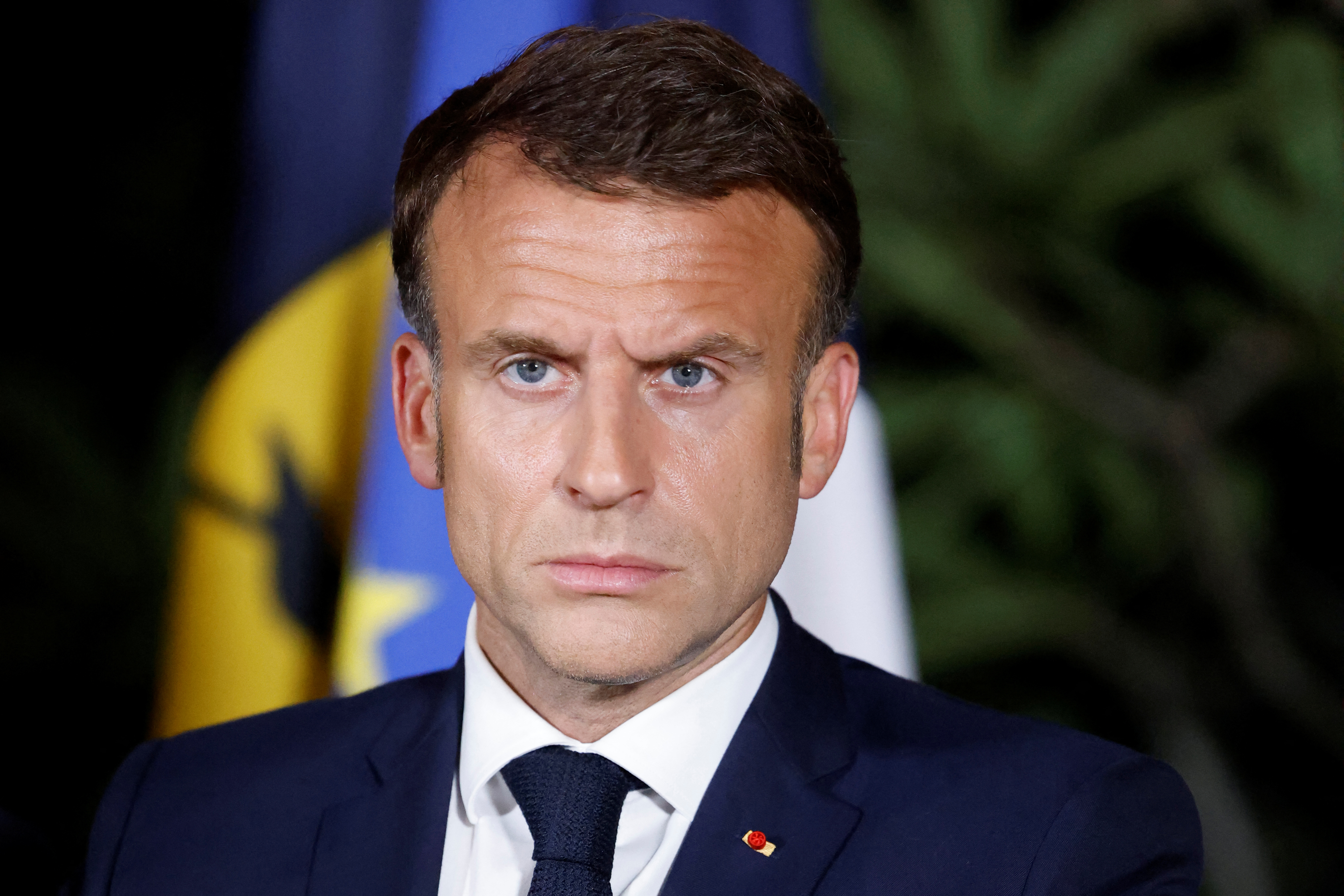 Guerre en Ukraine : Emmanuel Macron veut permettre à Kiev de « neutraliser » les bases militaires russes