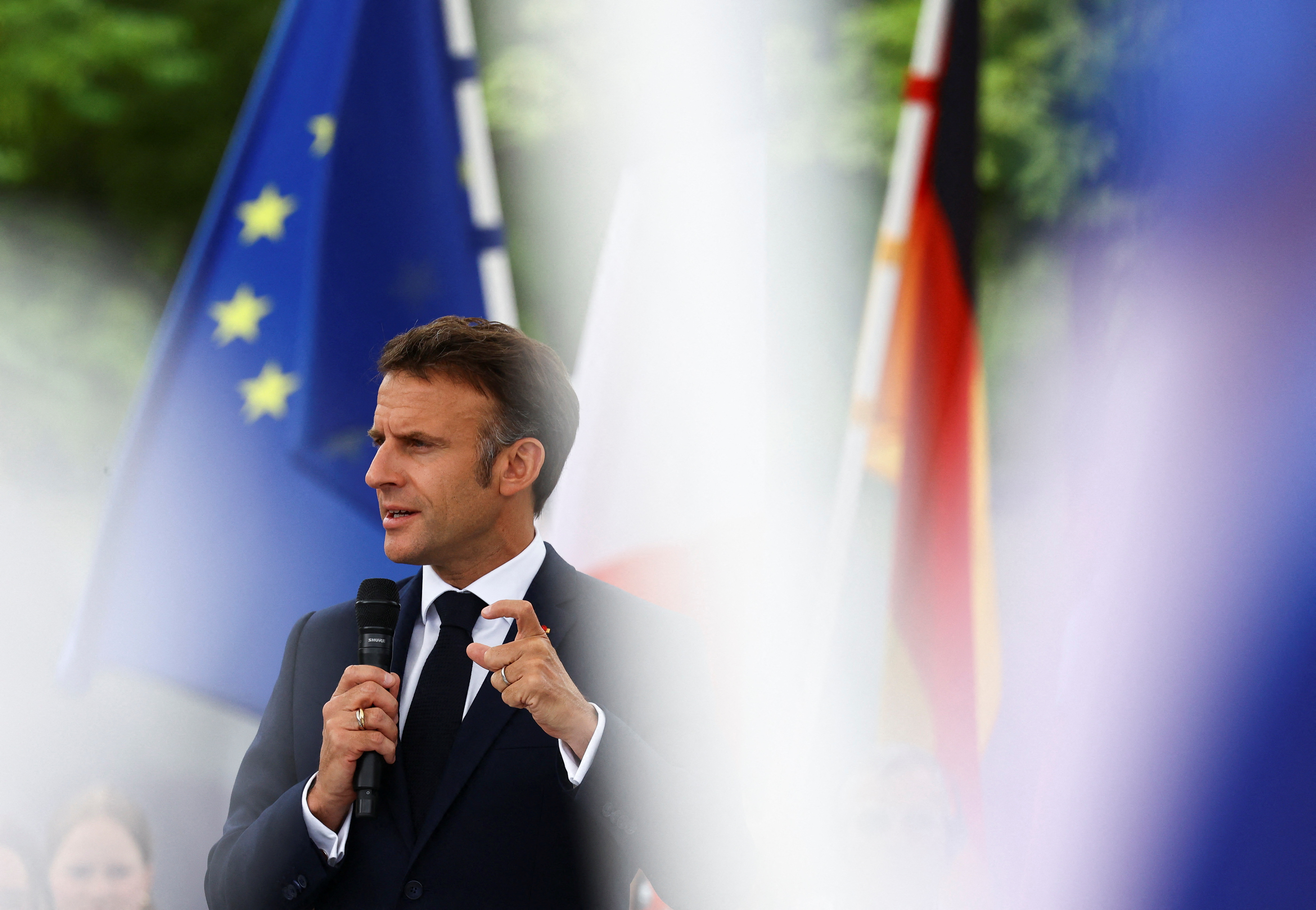 En Allemagne, Macron appelle l'Europe à « bâtir un nouveau paradigme de croissance »