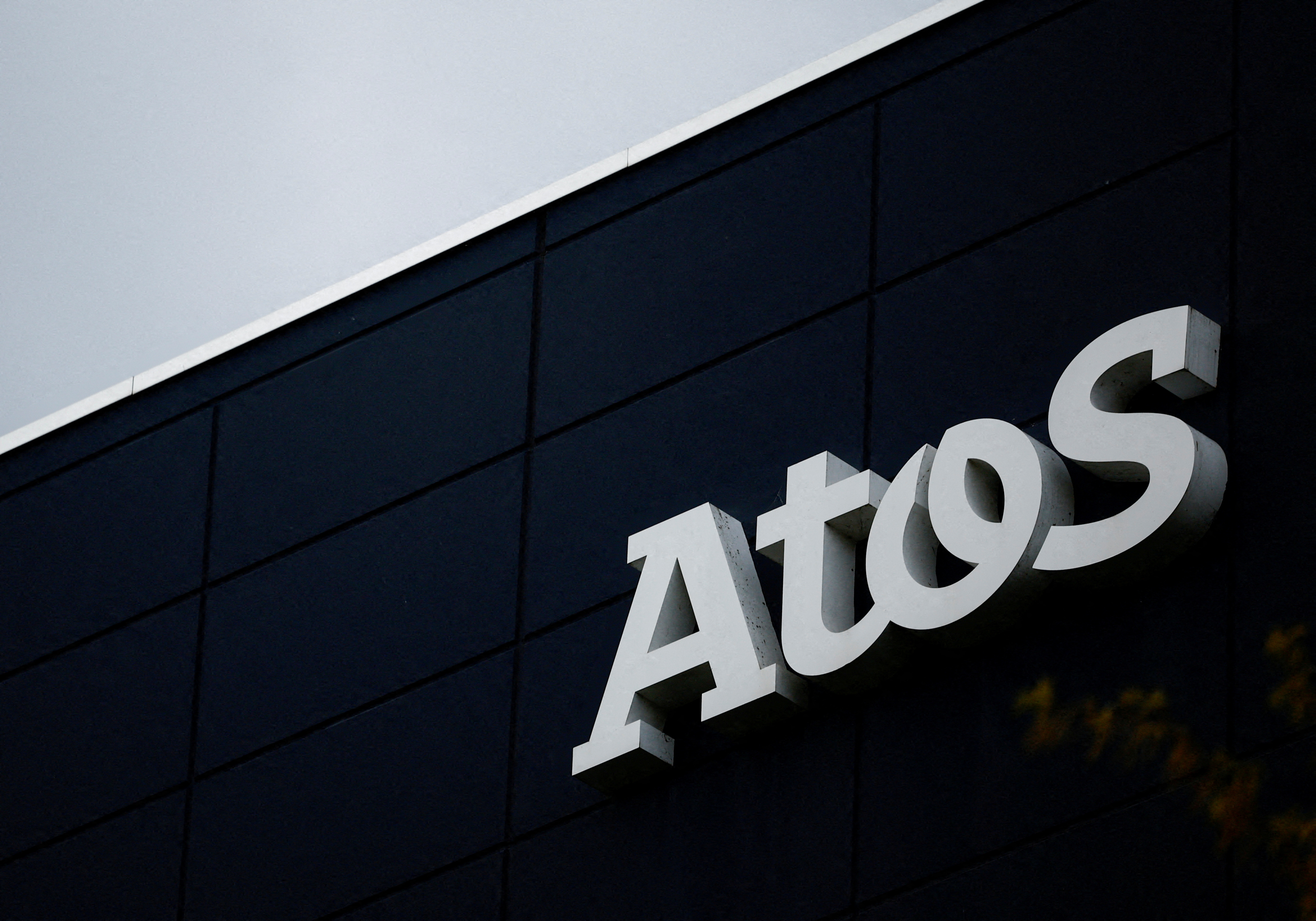 Atos : le conseil d'administration choisit le consortium Onepoint, le milliardaire Kretinsky écarté